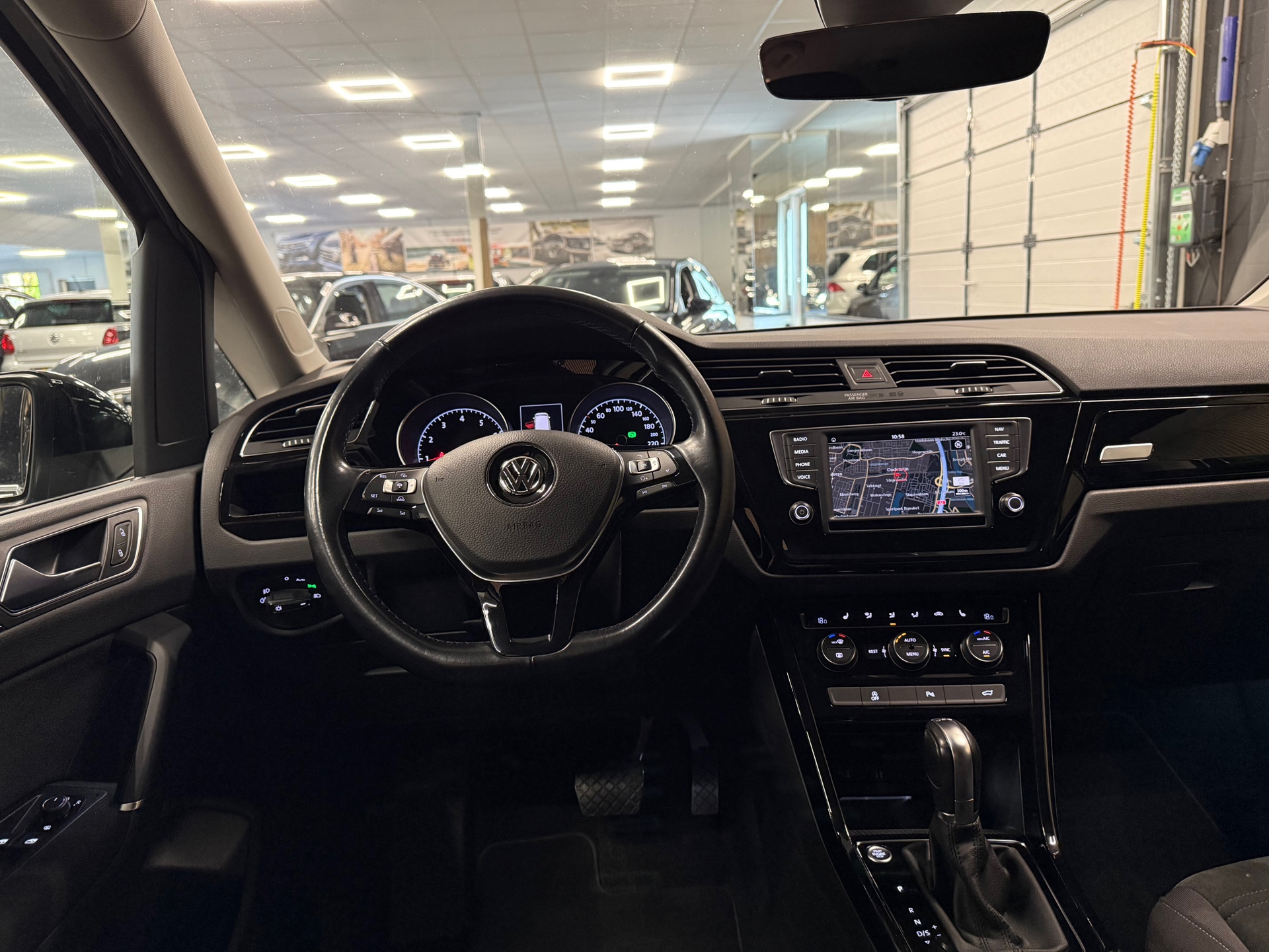 https://www.autokooy.nl//xml/images/55586566-21.JPG