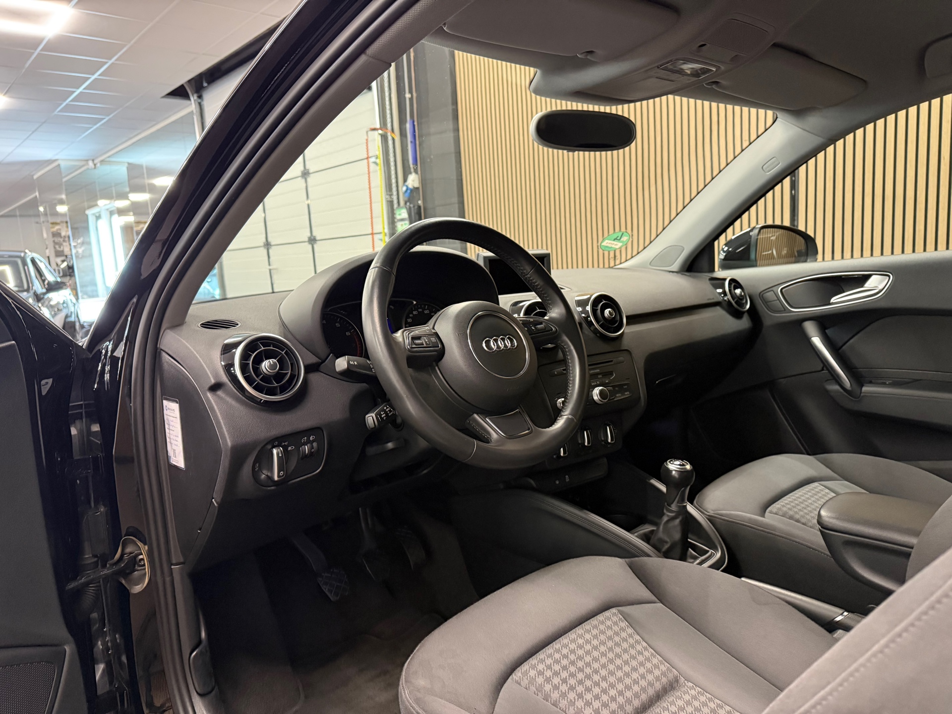 https://www.autokooy.nl//xml/images/55869936-12.JPG