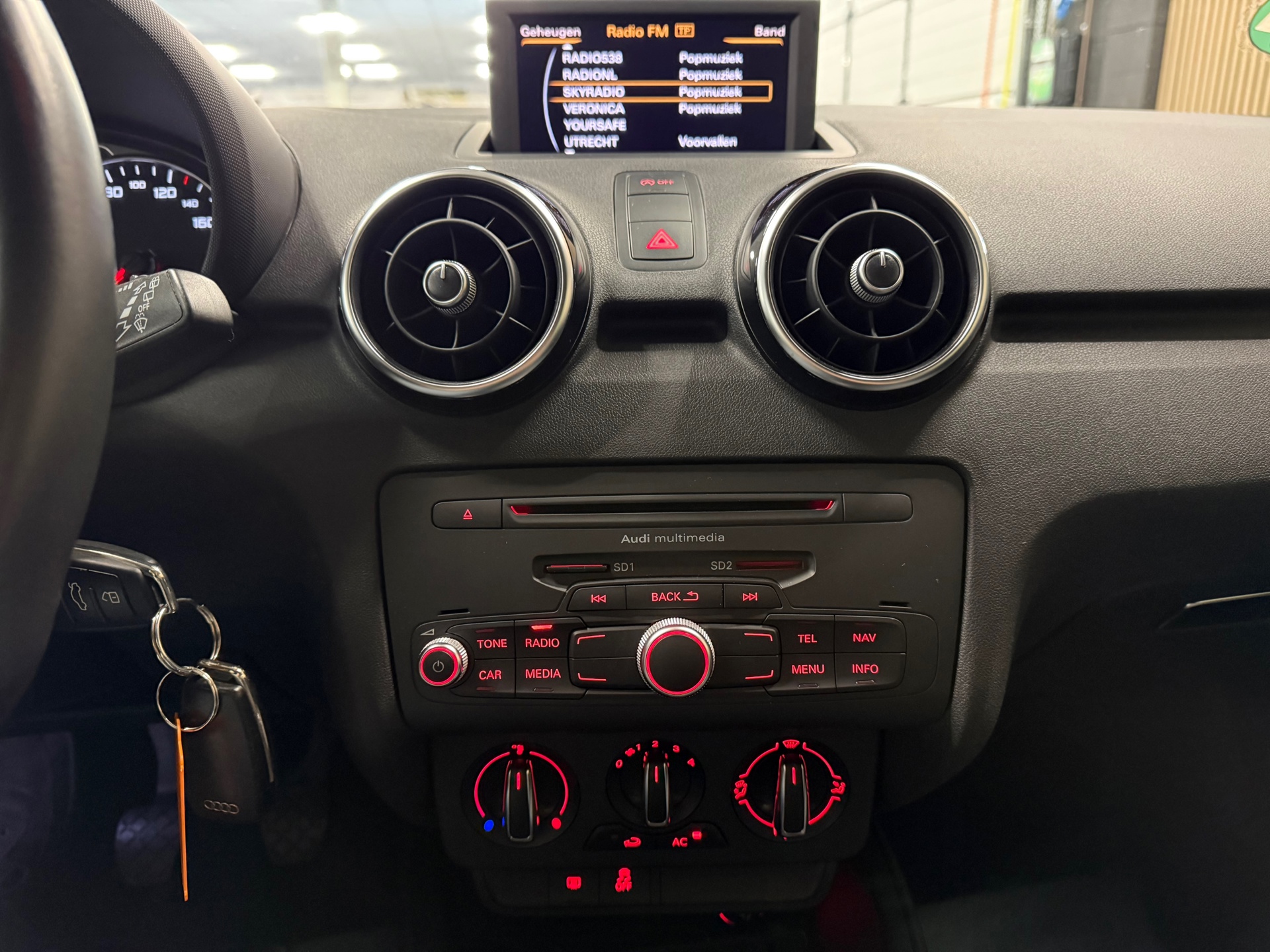 https://www.autokooy.nl//xml/images/55869936-18.JPG