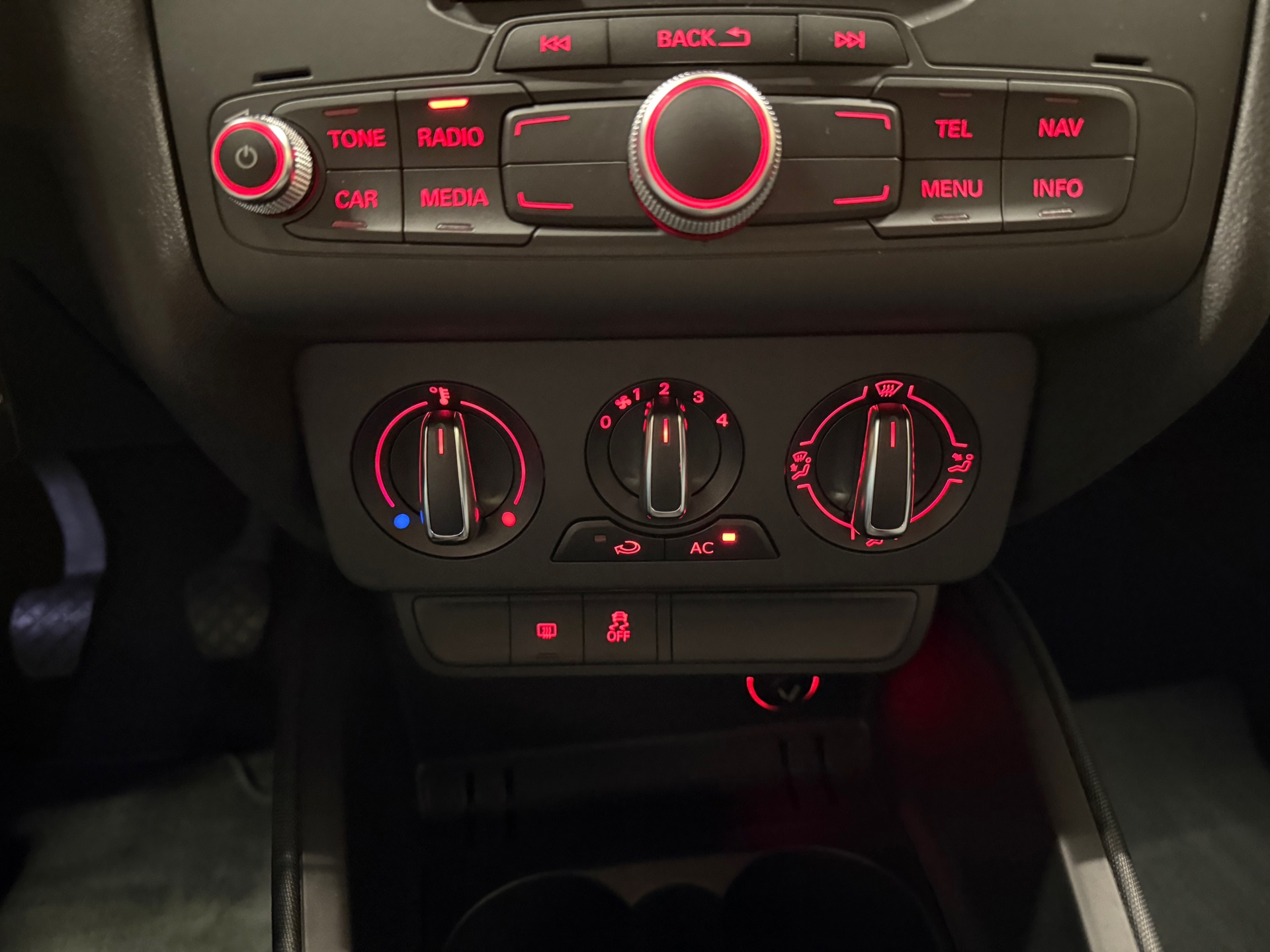 https://www.autokooy.nl//xml/images/55869936-19.JPG