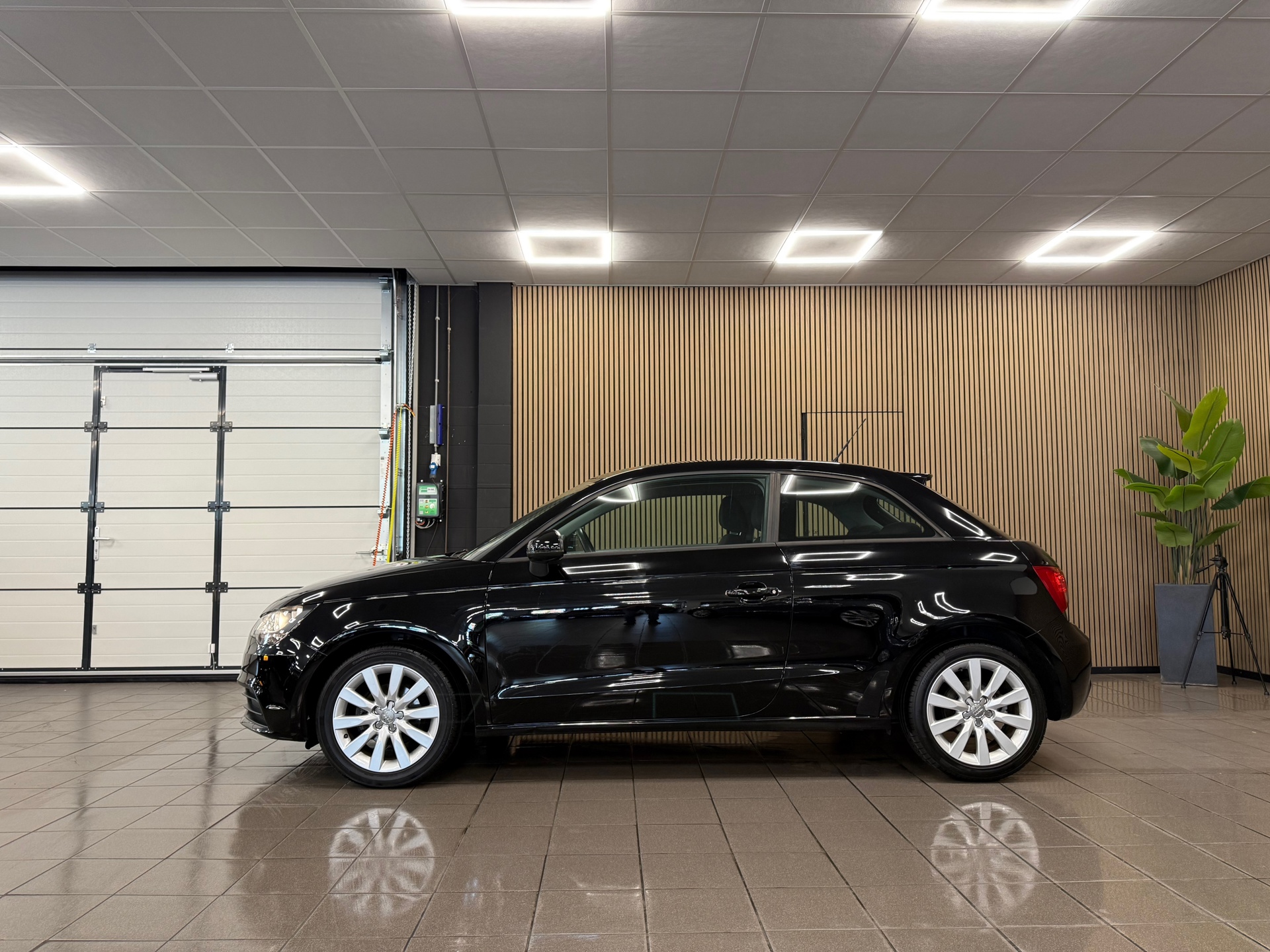 https://www.autokooy.nl//xml/images/55869936-2.JPG