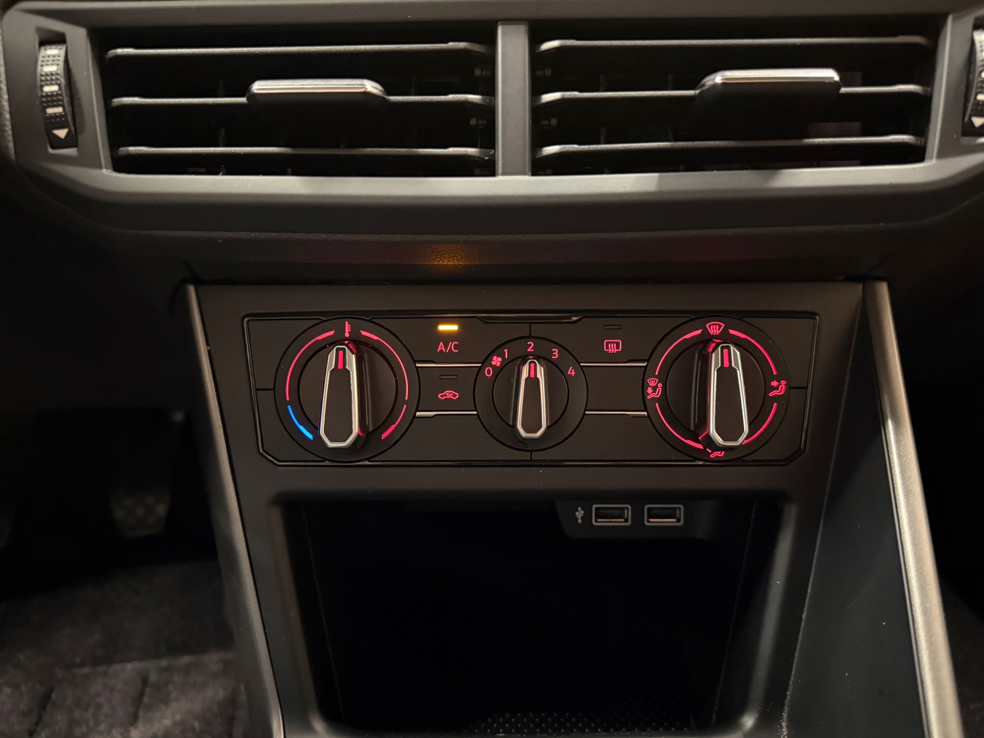 https://www.autokooy.nl//xml/images/55870073-19.JPG