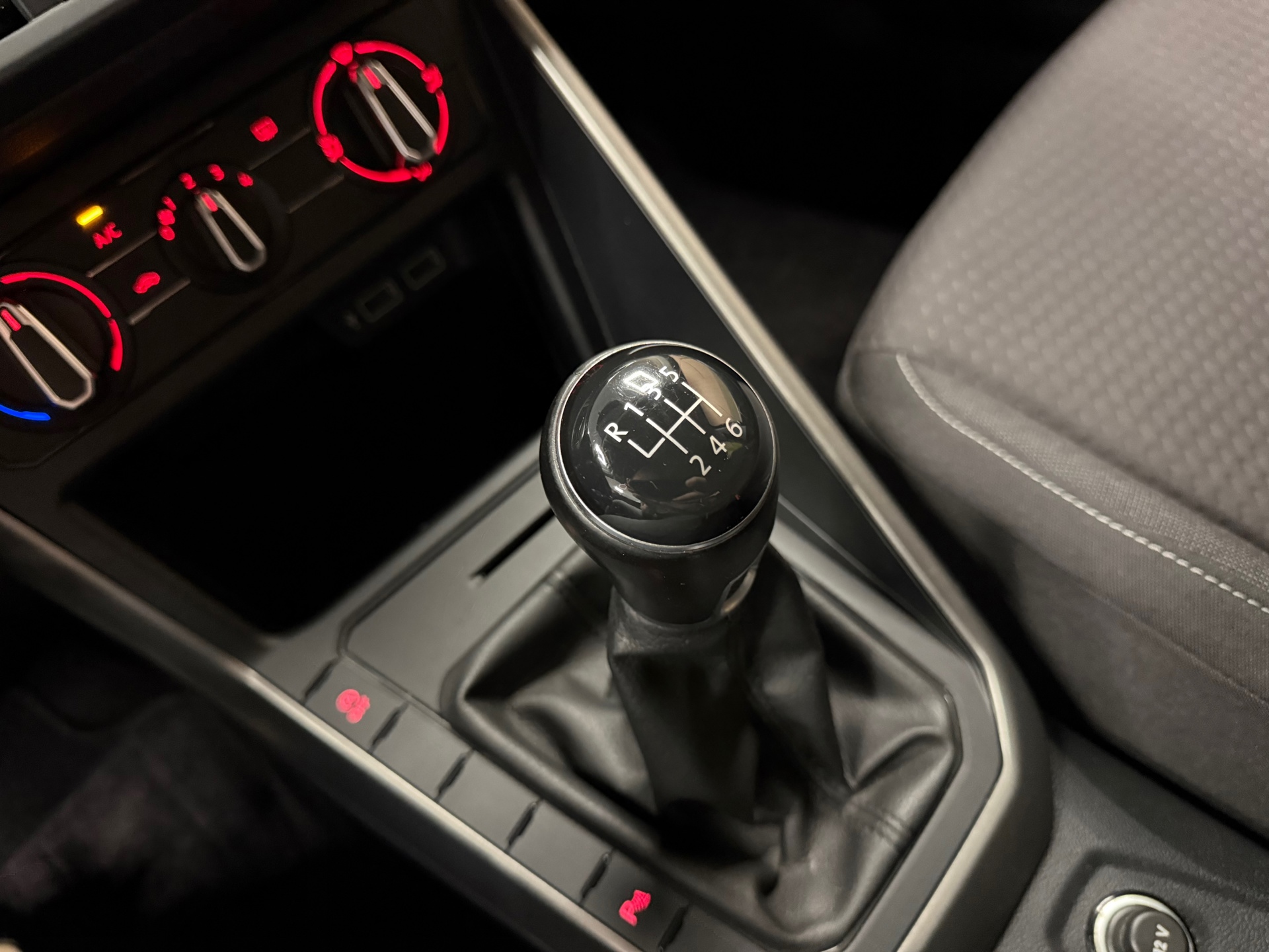 https://www.autokooy.nl//xml/images/55870073-20.JPG