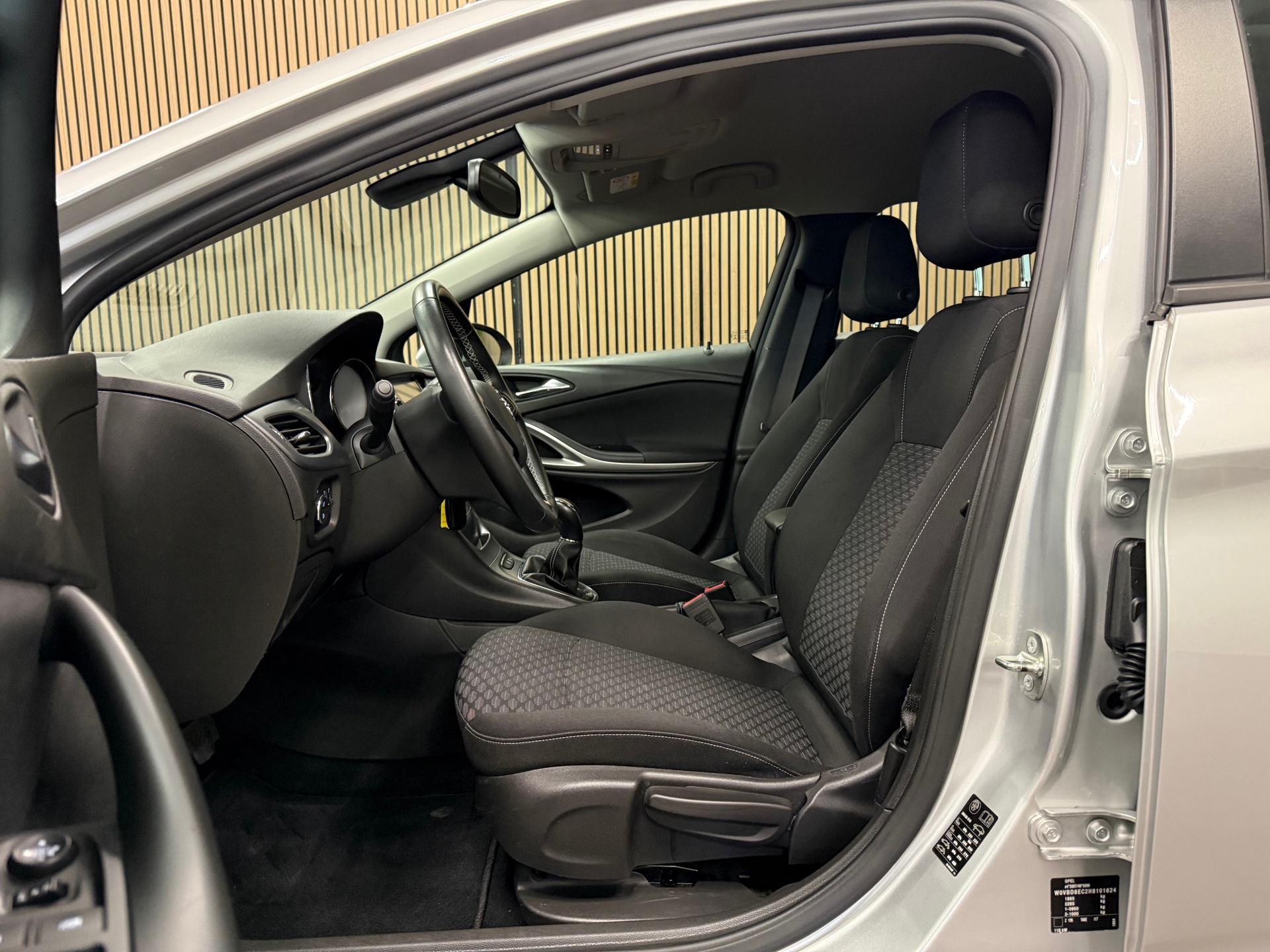 https://www.autokooy.nl//xml/images/55895177-11.JPG