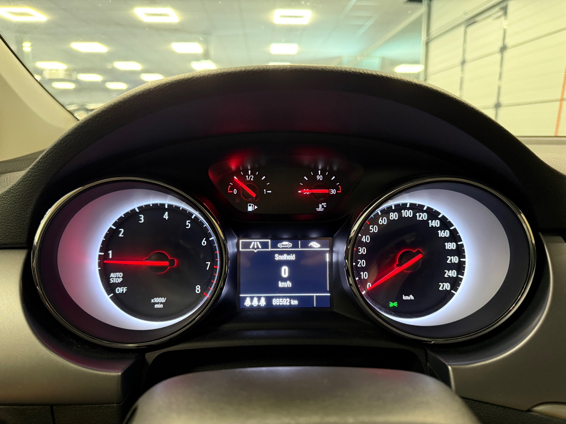 https://www.autokooy.nl//xml/images/55895177-14.JPG