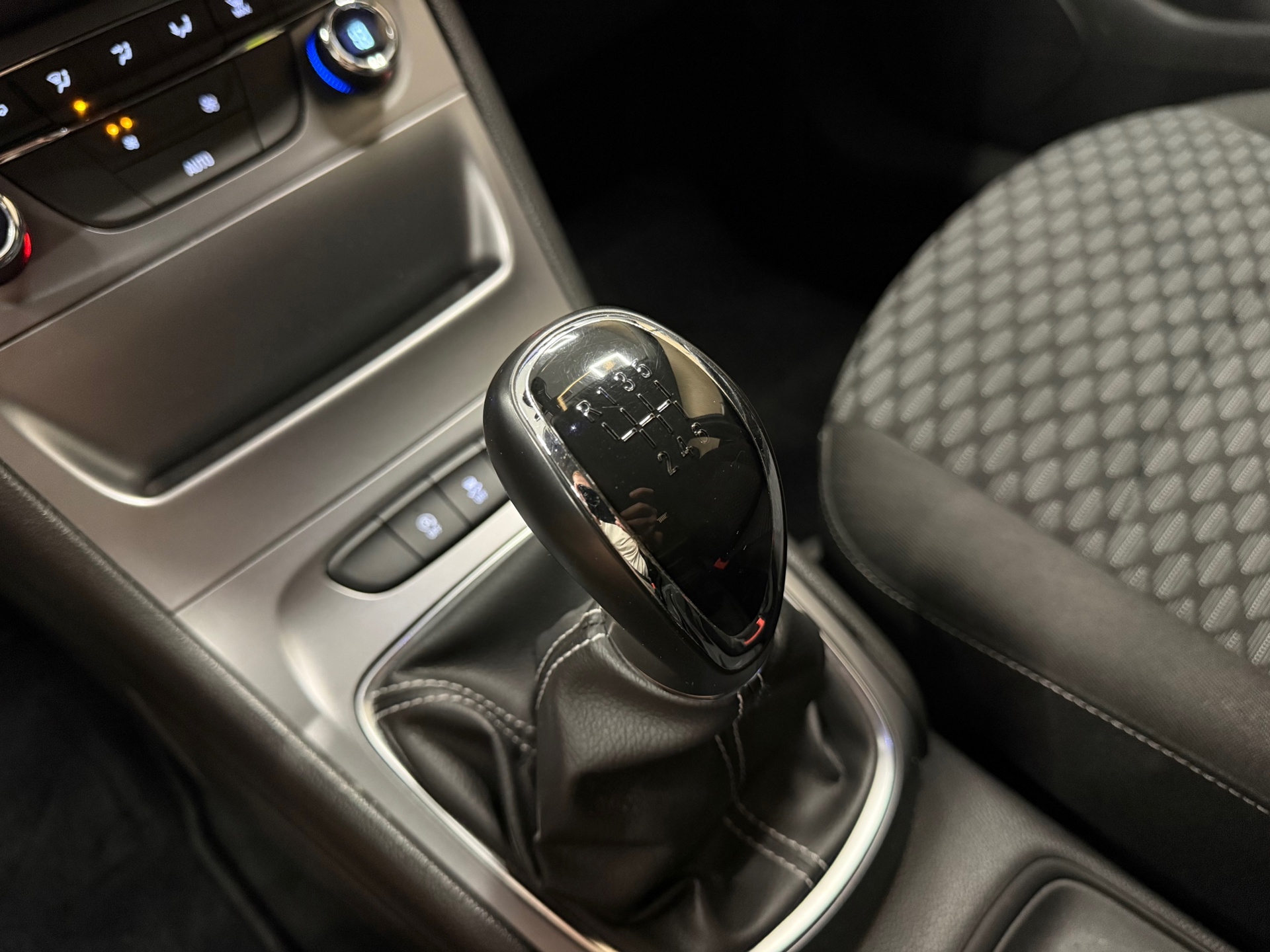 https://www.autokooy.nl//xml/images/55895177-21.JPG