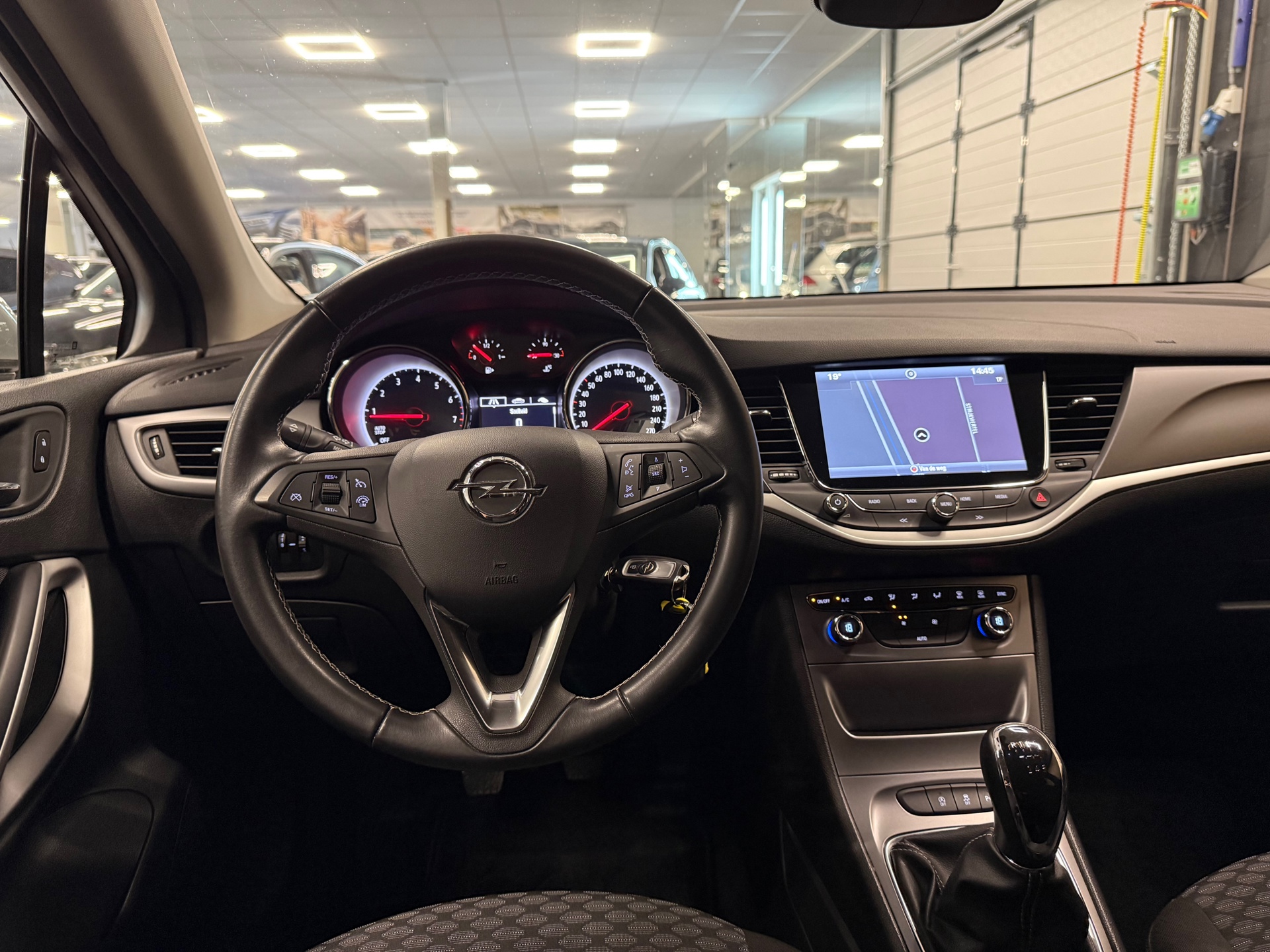 https://www.autokooy.nl//xml/images/55895177-22.JPG