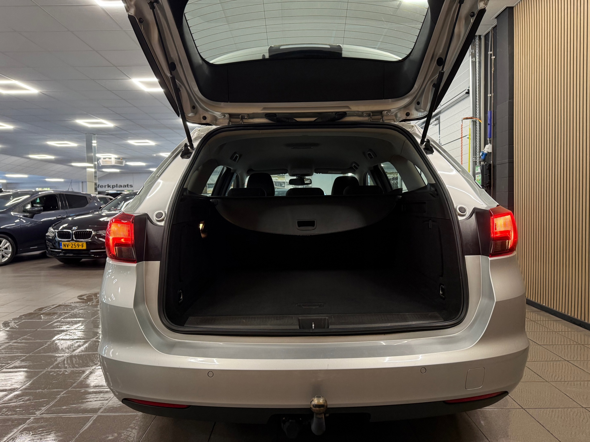 https://www.autokooy.nl//xml/images/55895177-5.JPG