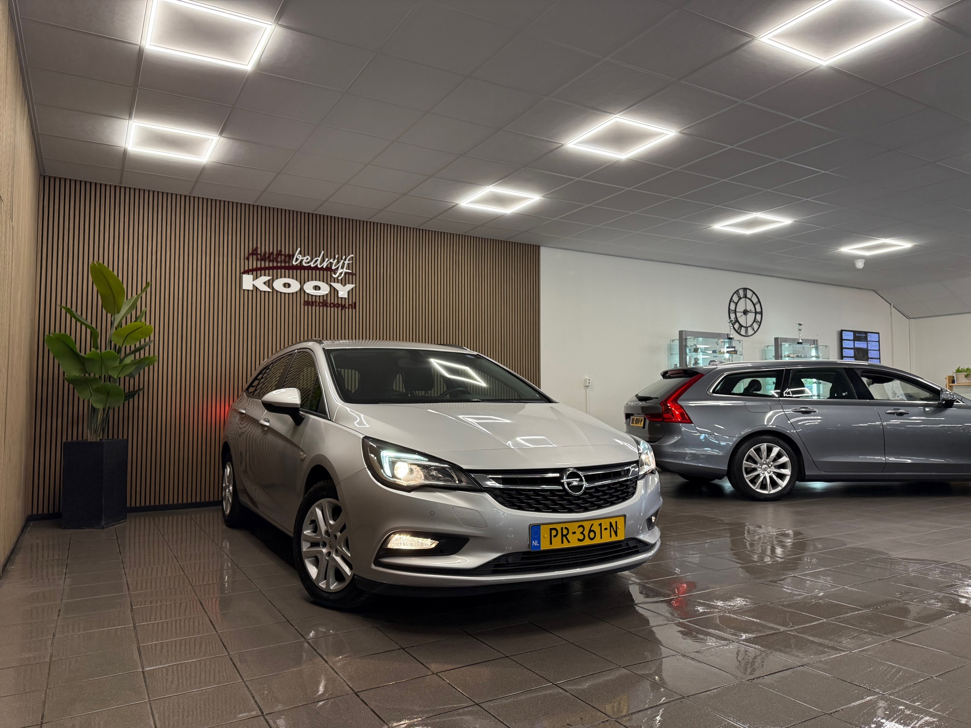 https://www.autokooy.nl//xml/images/55895177-7.JPG