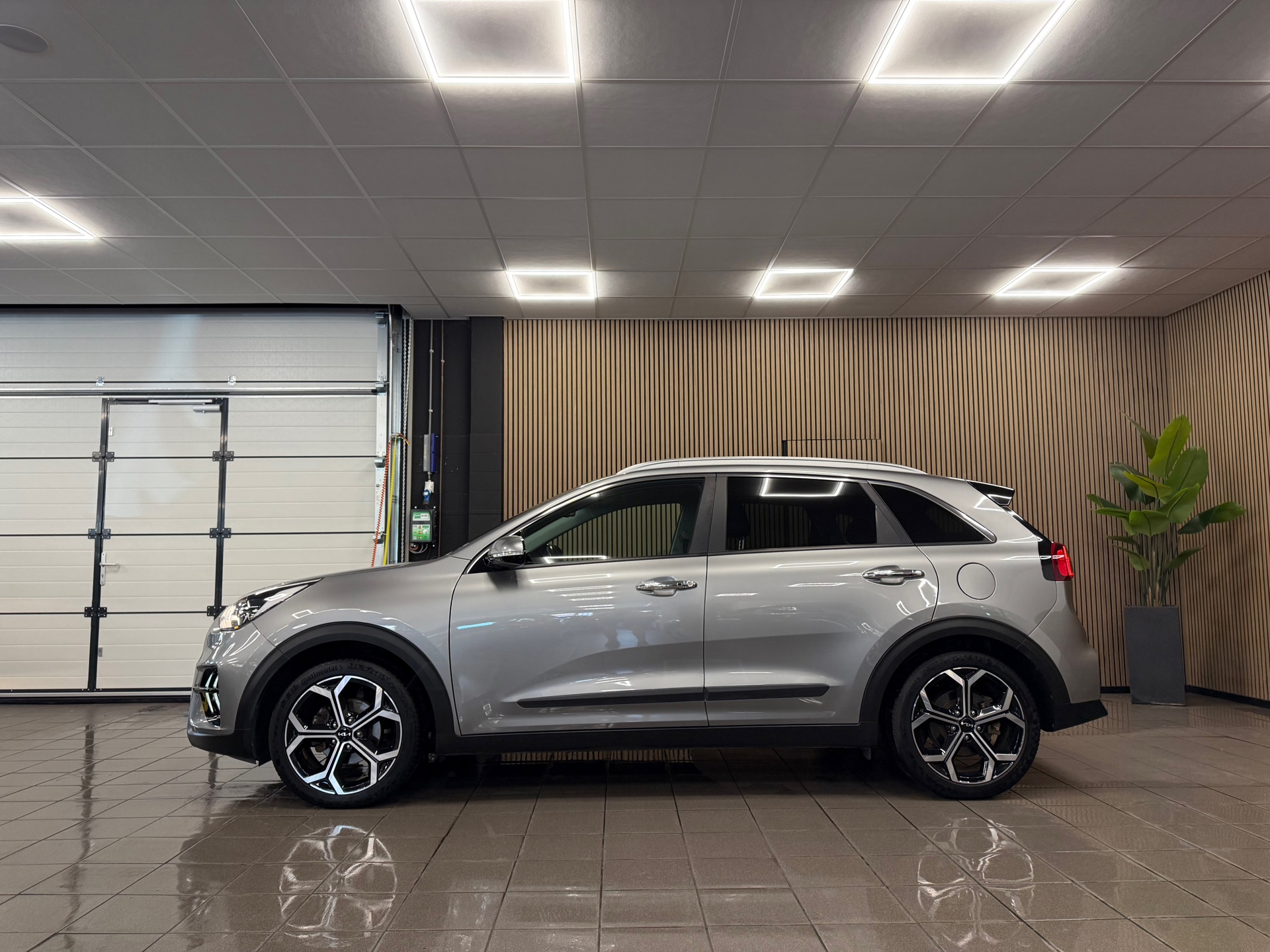 https://www.autokooy.nl//xml/images/55895333-2.JPG