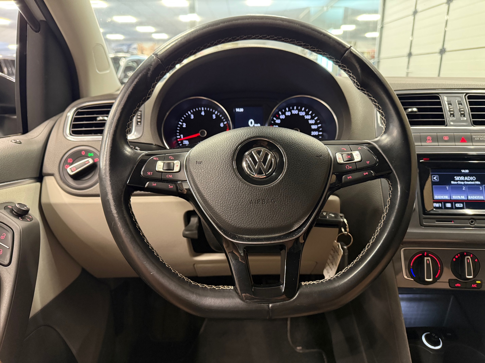 https://www.autokooy.nl//xml/images/55920594-14.JPG