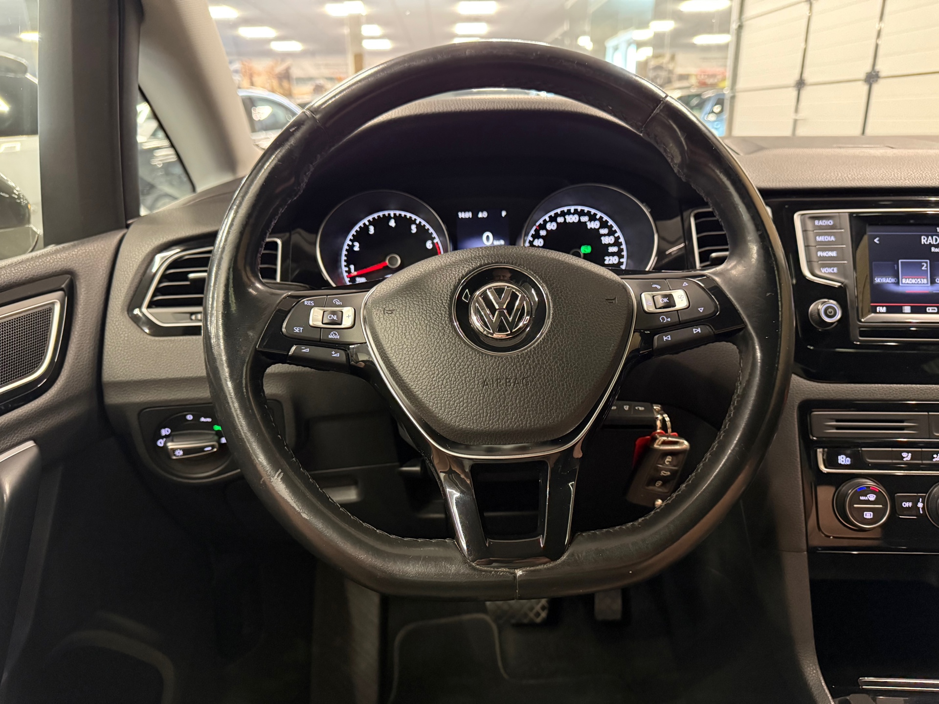 https://www.autokooy.nl//xml/images/55920921-13.JPG