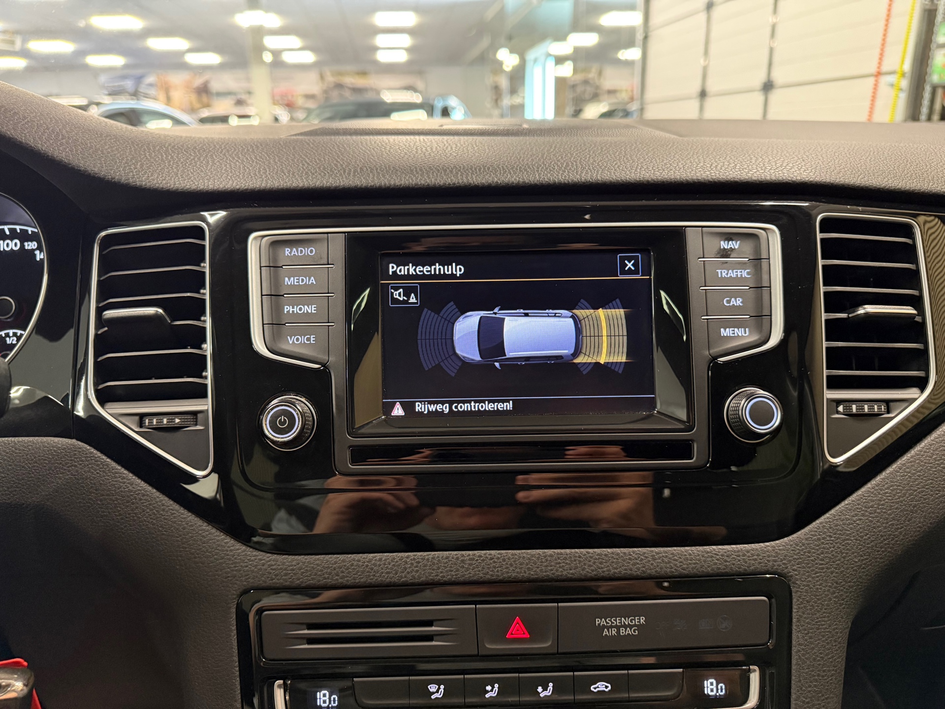 https://www.autokooy.nl//xml/images/55920921-18.JPG