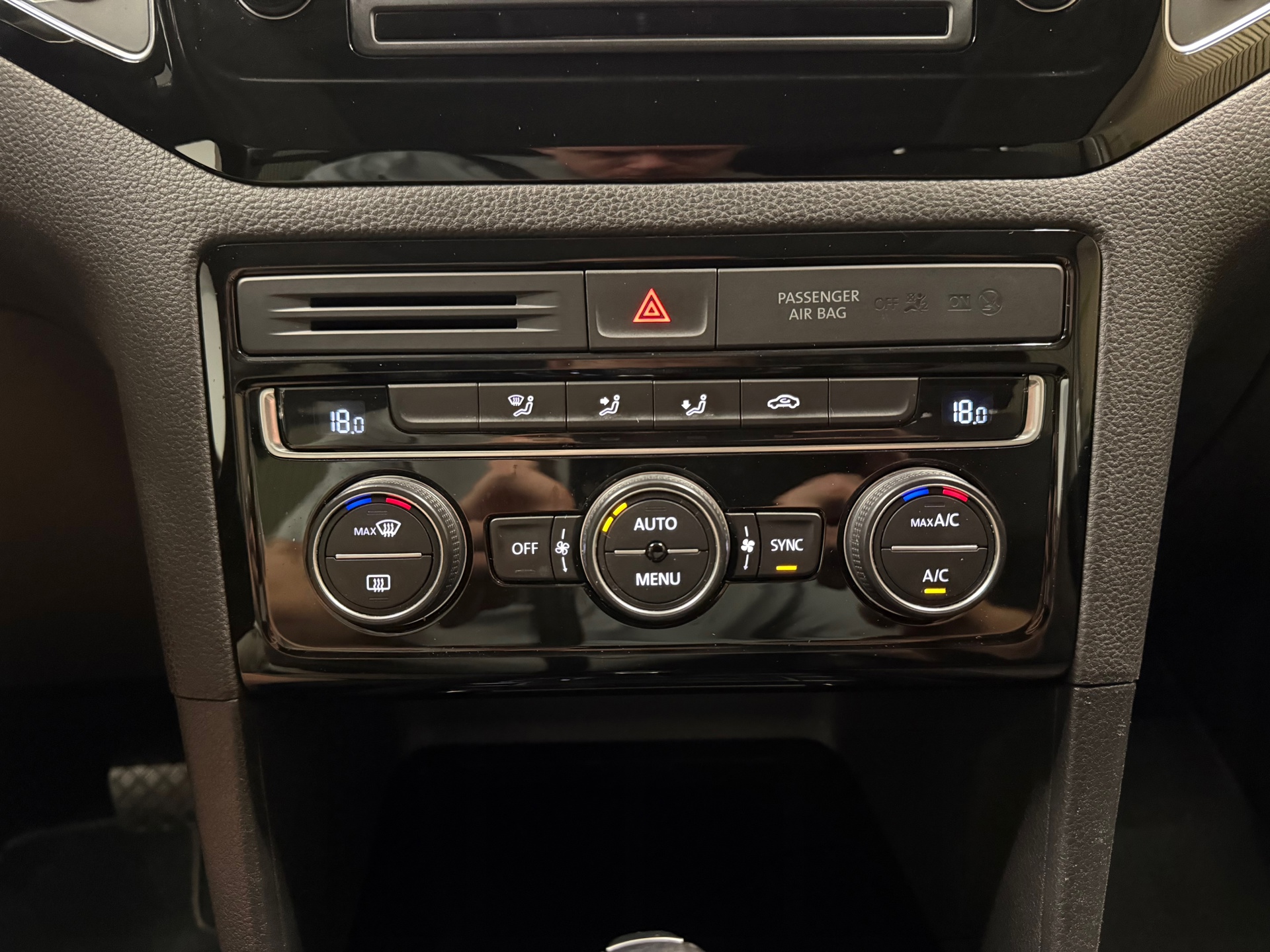 https://www.autokooy.nl//xml/images/55920921-19.JPG