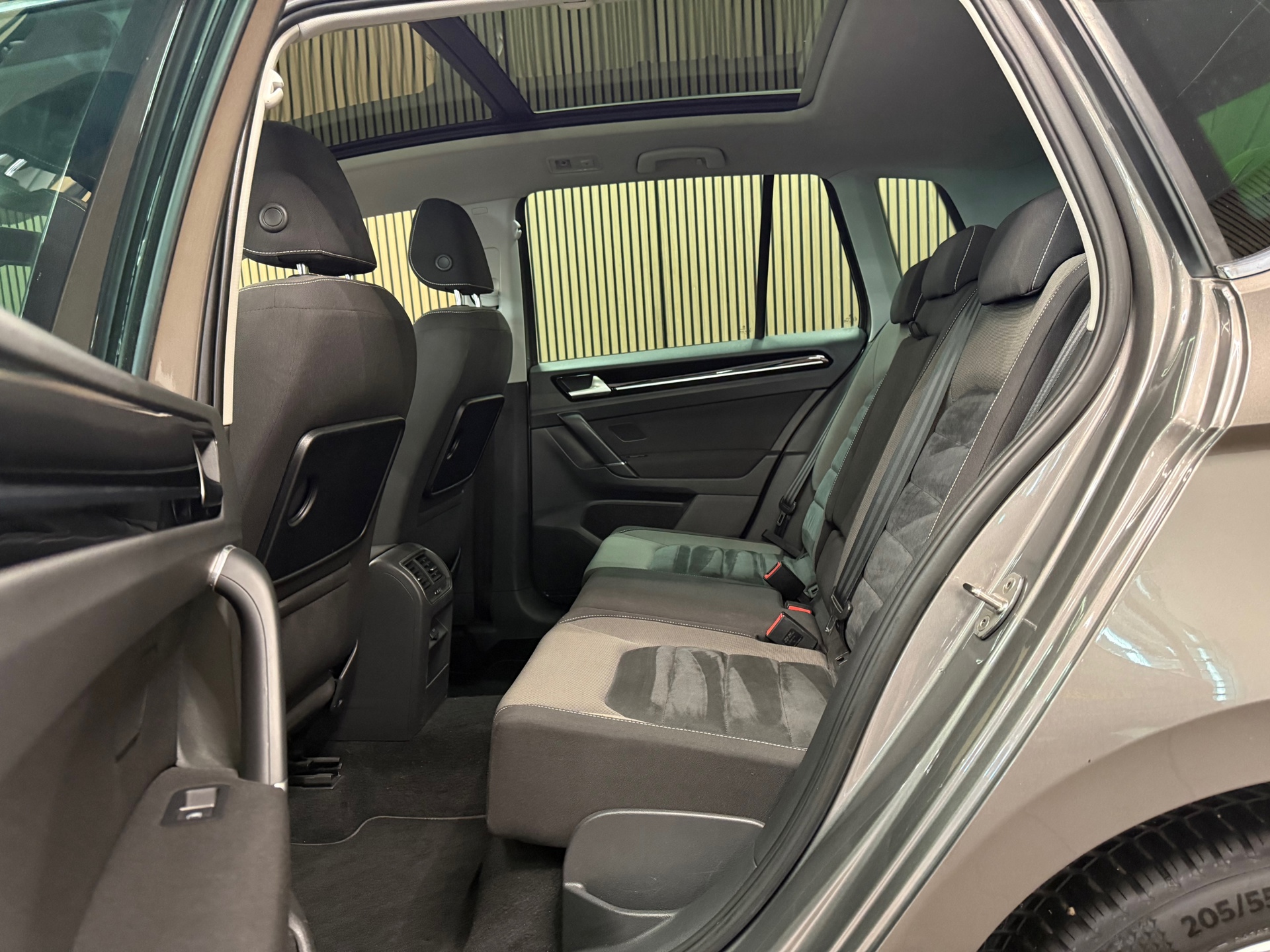 https://www.autokooy.nl//xml/images/55920921-21.JPG
