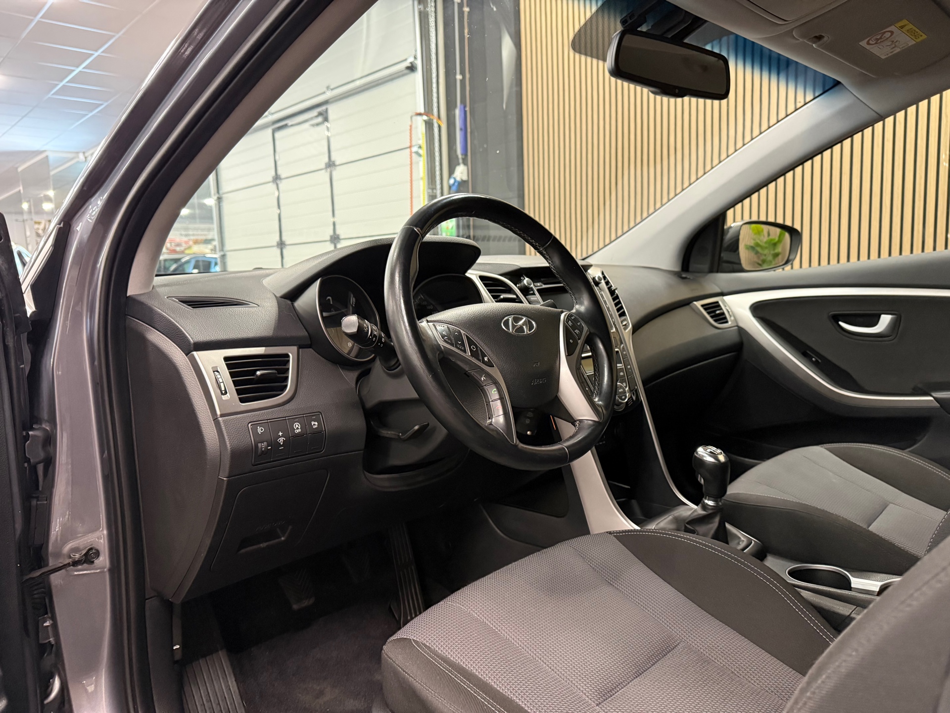https://www.autokooy.nl//xml/images/55945790-14.JPG