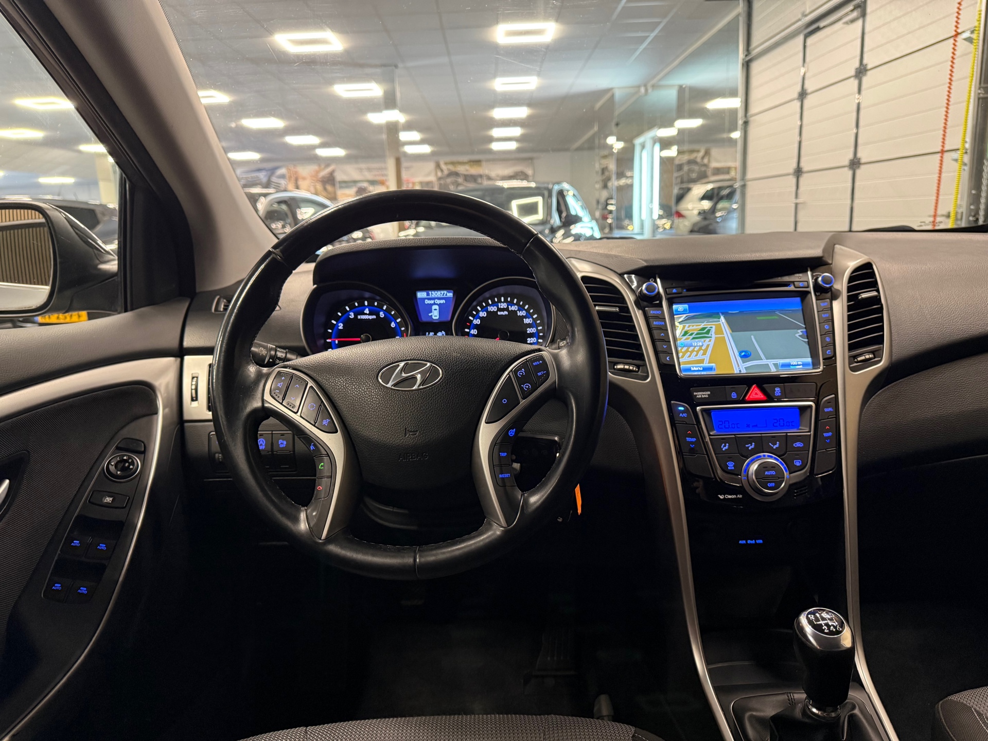https://www.autokooy.nl//xml/images/55945790-22.JPG