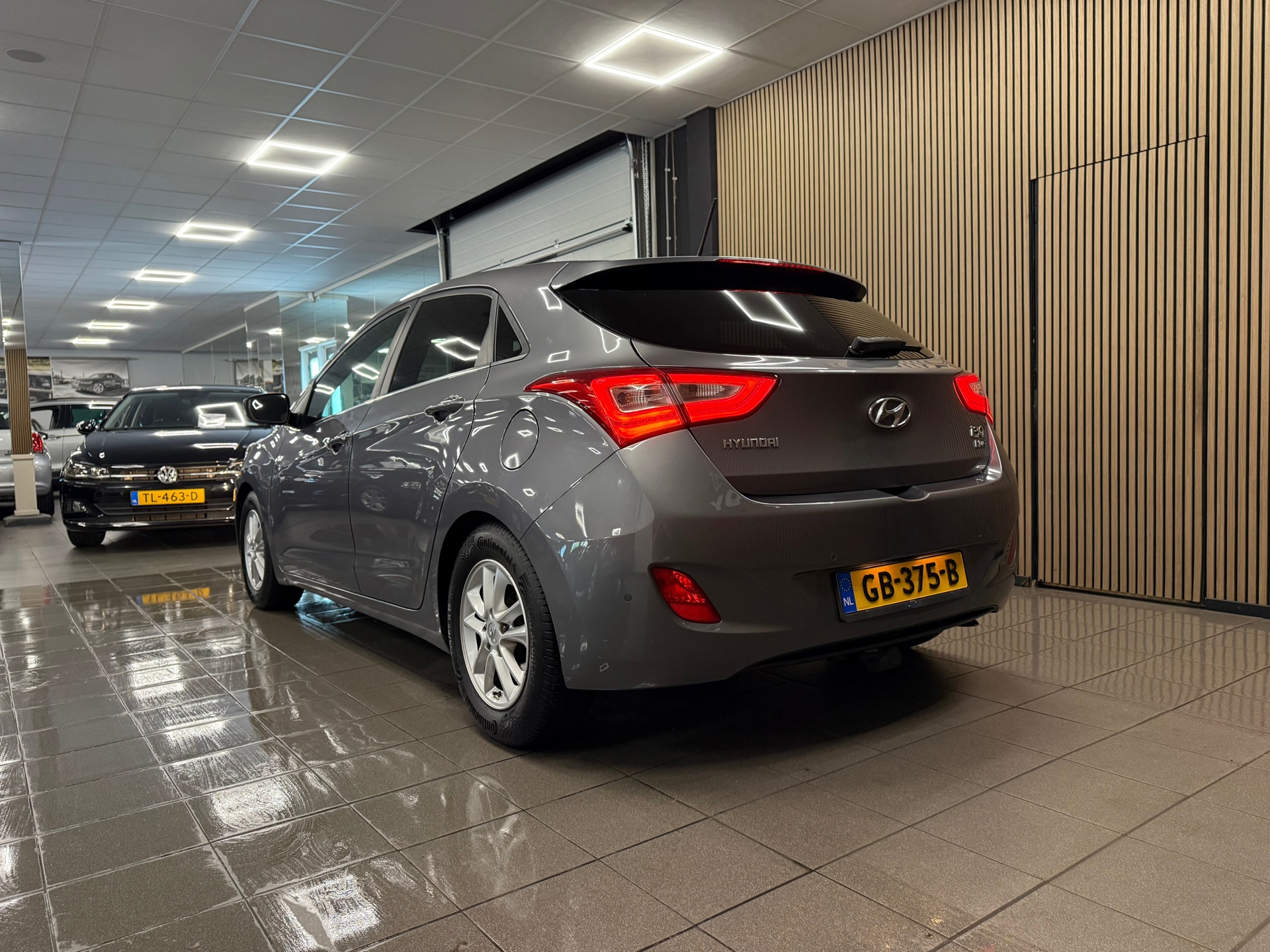 https://www.autokooy.nl//xml/images/55945790-3.JPG