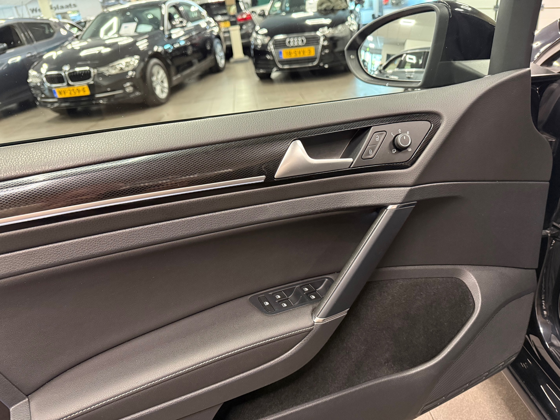 https://www.autokooy.nl//xml/images/56023816-10.JPG