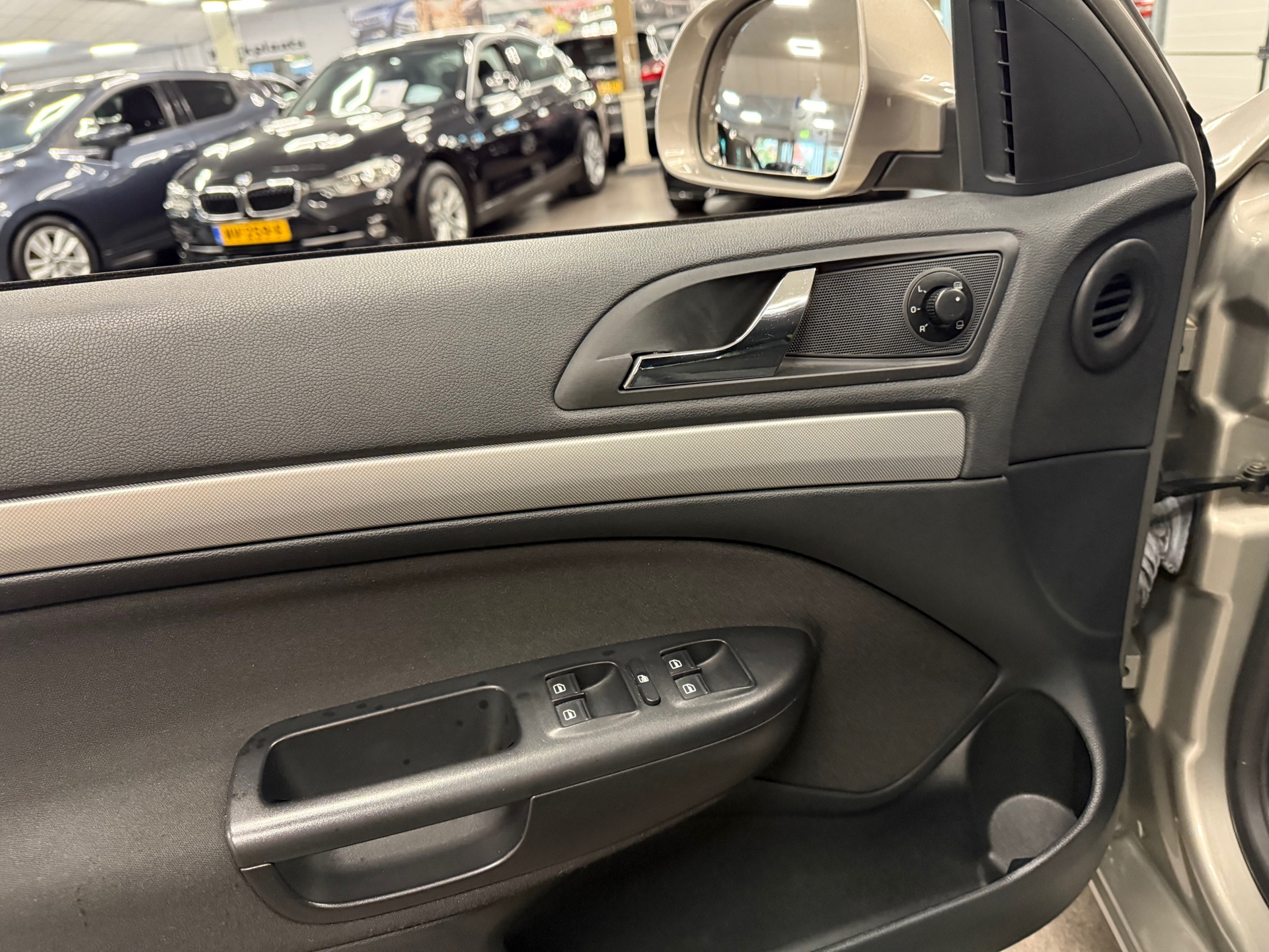 https://www.autokooy.nl//xml/images/56024094-10.JPG