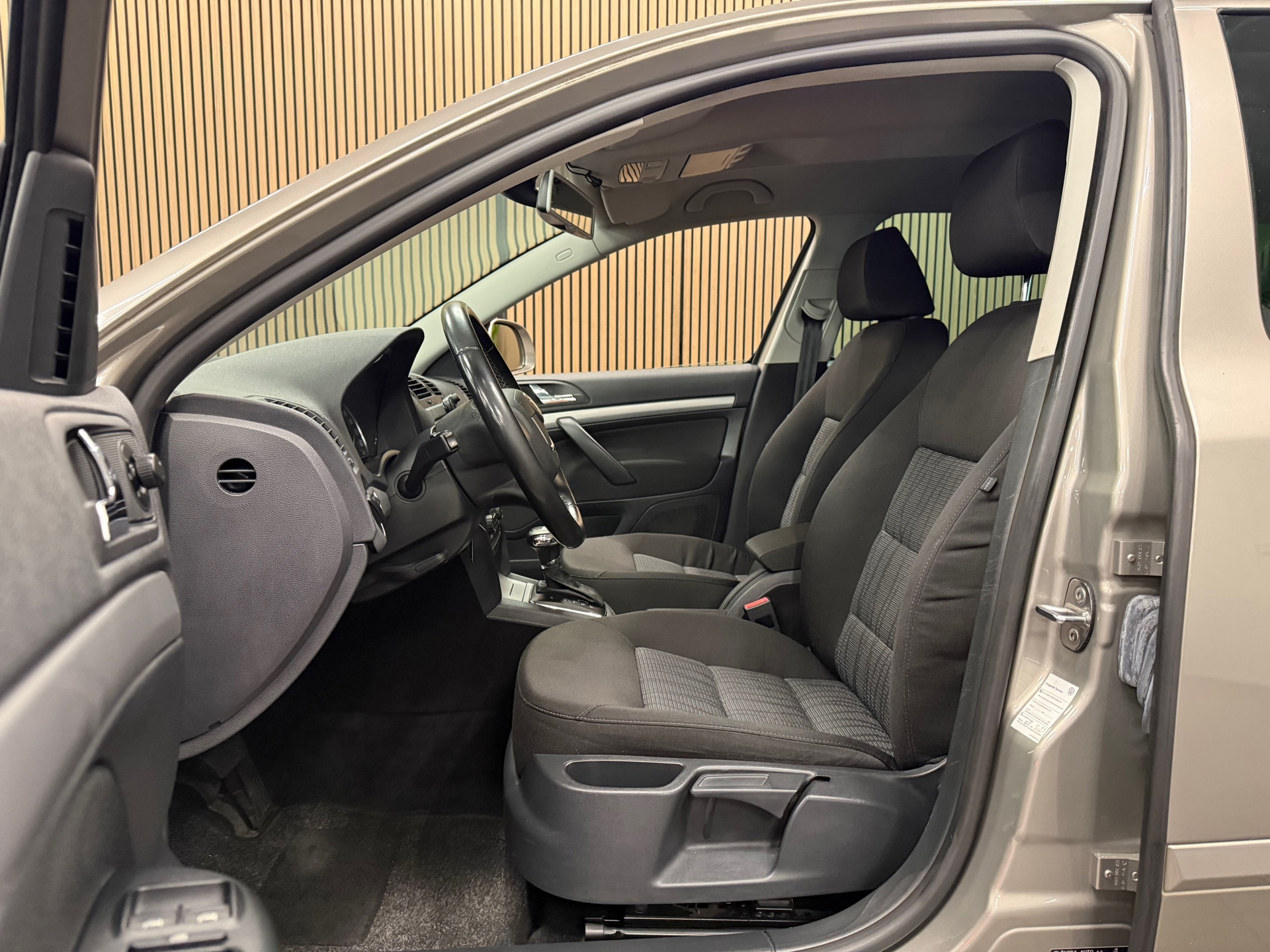 https://www.autokooy.nl//xml/images/56024094-11.JPG