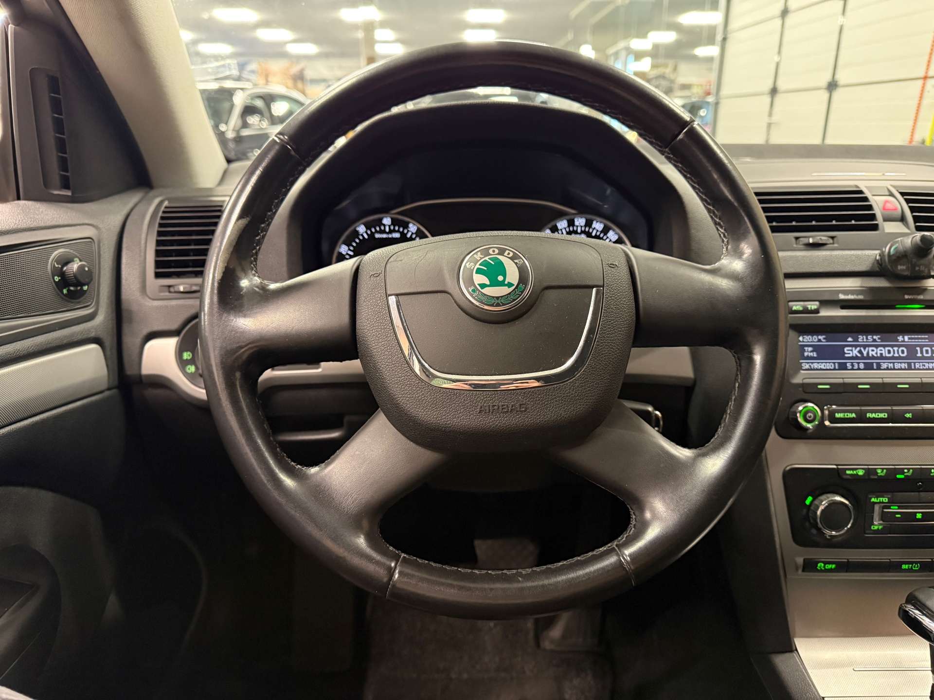 https://www.autokooy.nl//xml/images/56024094-13.JPG