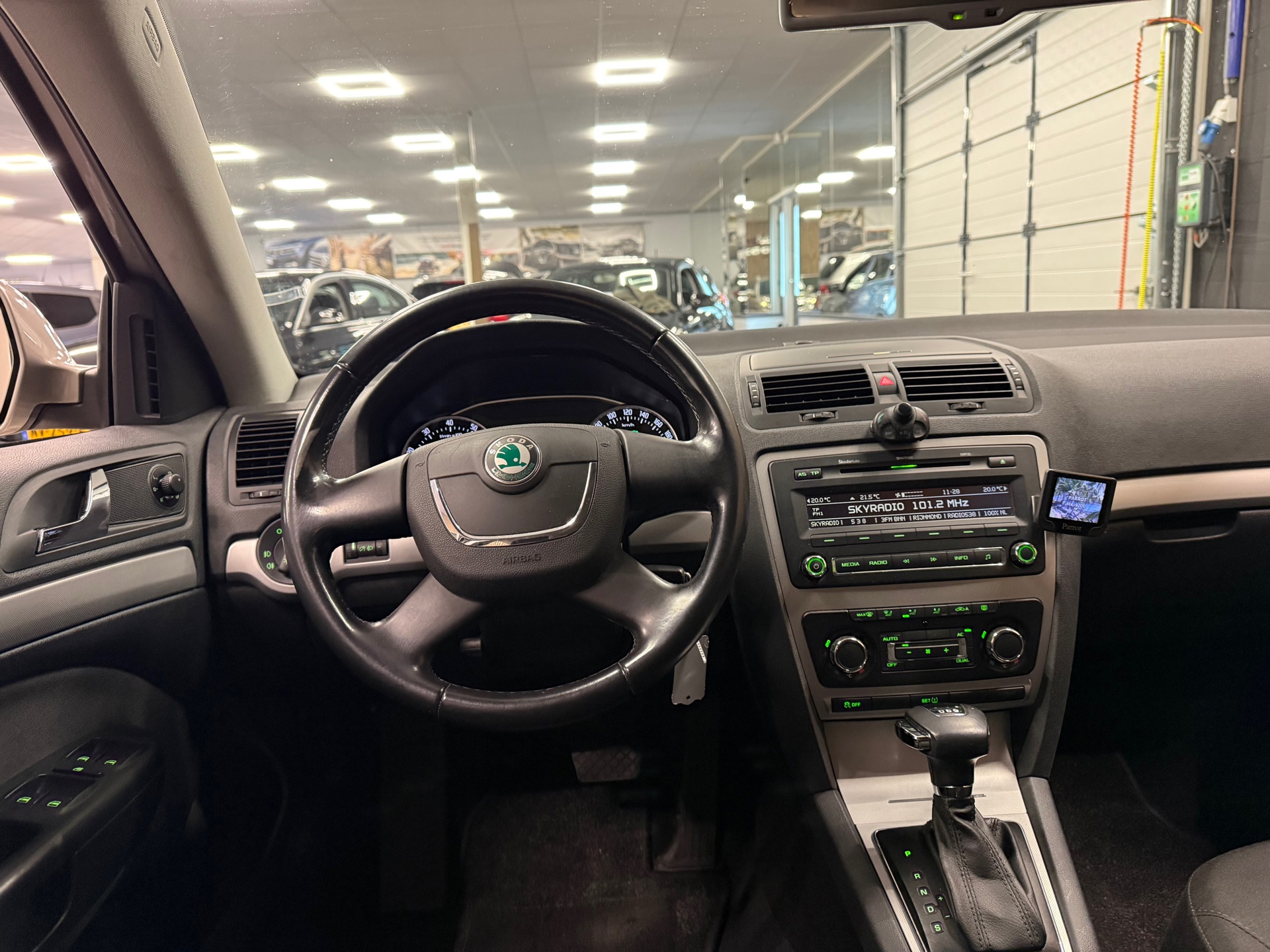 https://www.autokooy.nl//xml/images/56024094-20.JPG