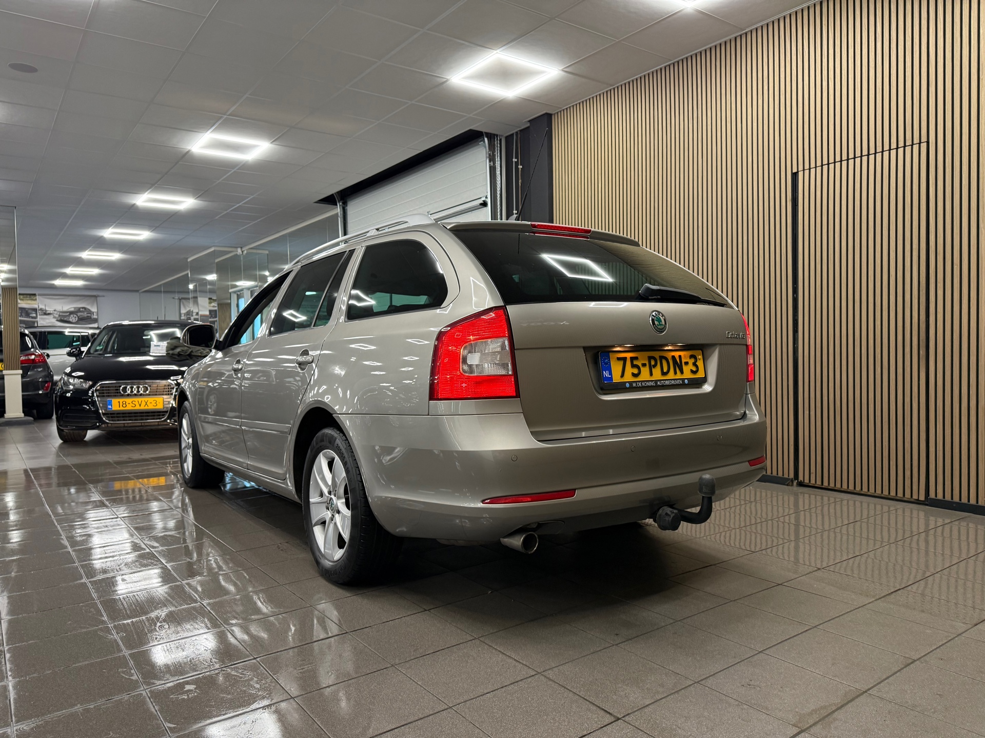 https://www.autokooy.nl//xml/images/56024094-3.JPG