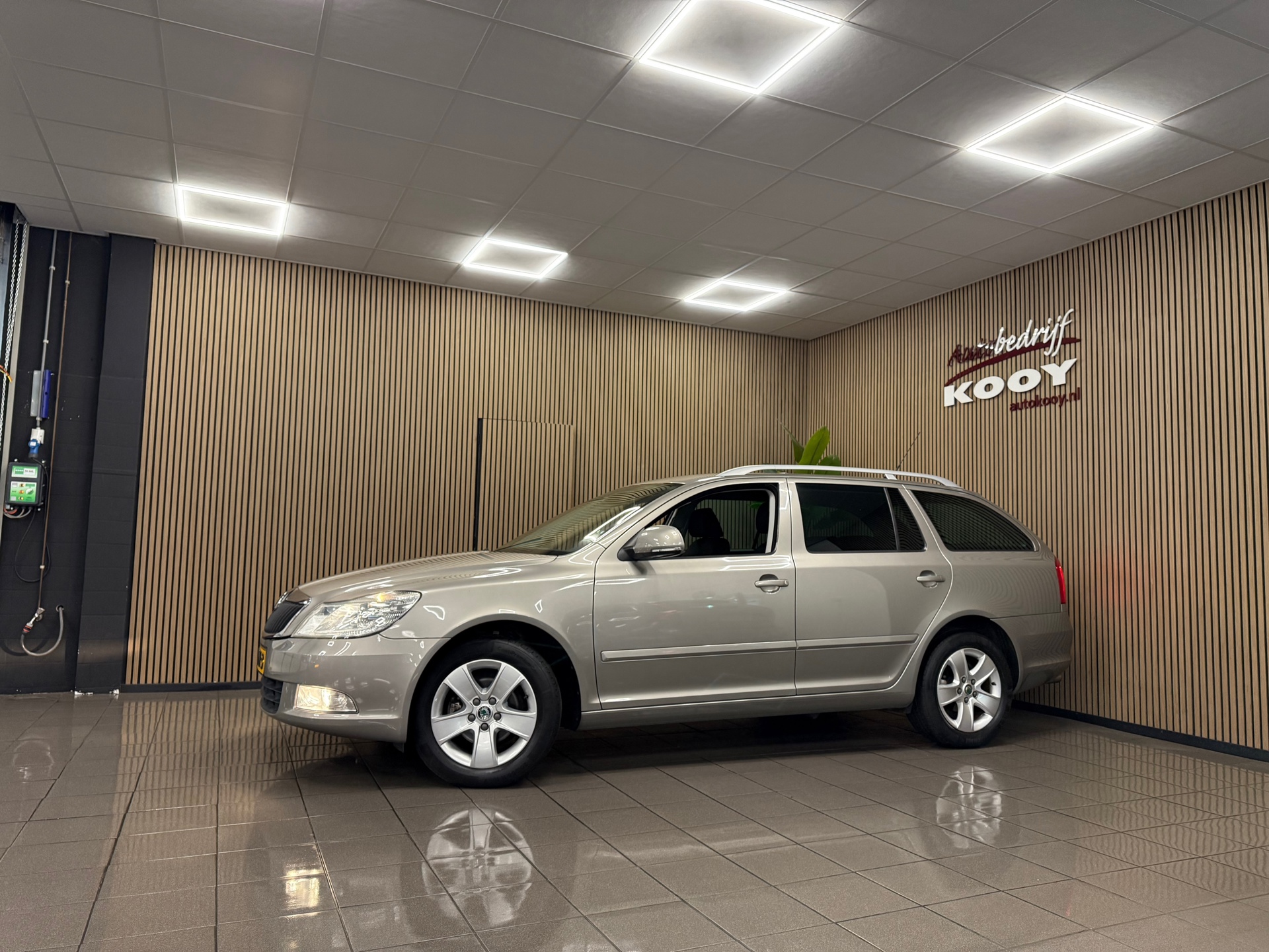 https://www.autokooy.nl//xml/images/56024094-9.JPG