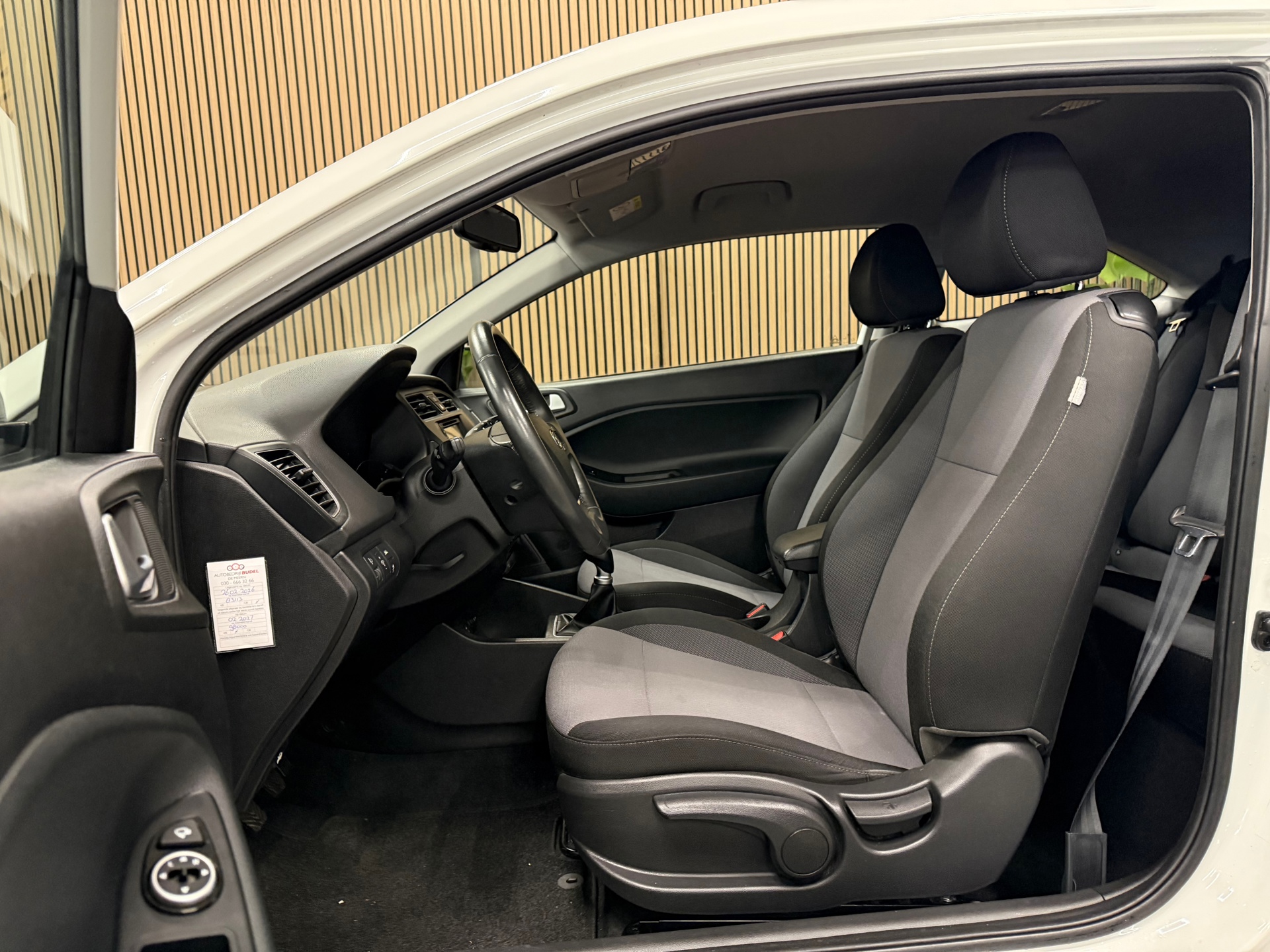 https://www.autokooy.nl//xml/images/56049835-11.JPG