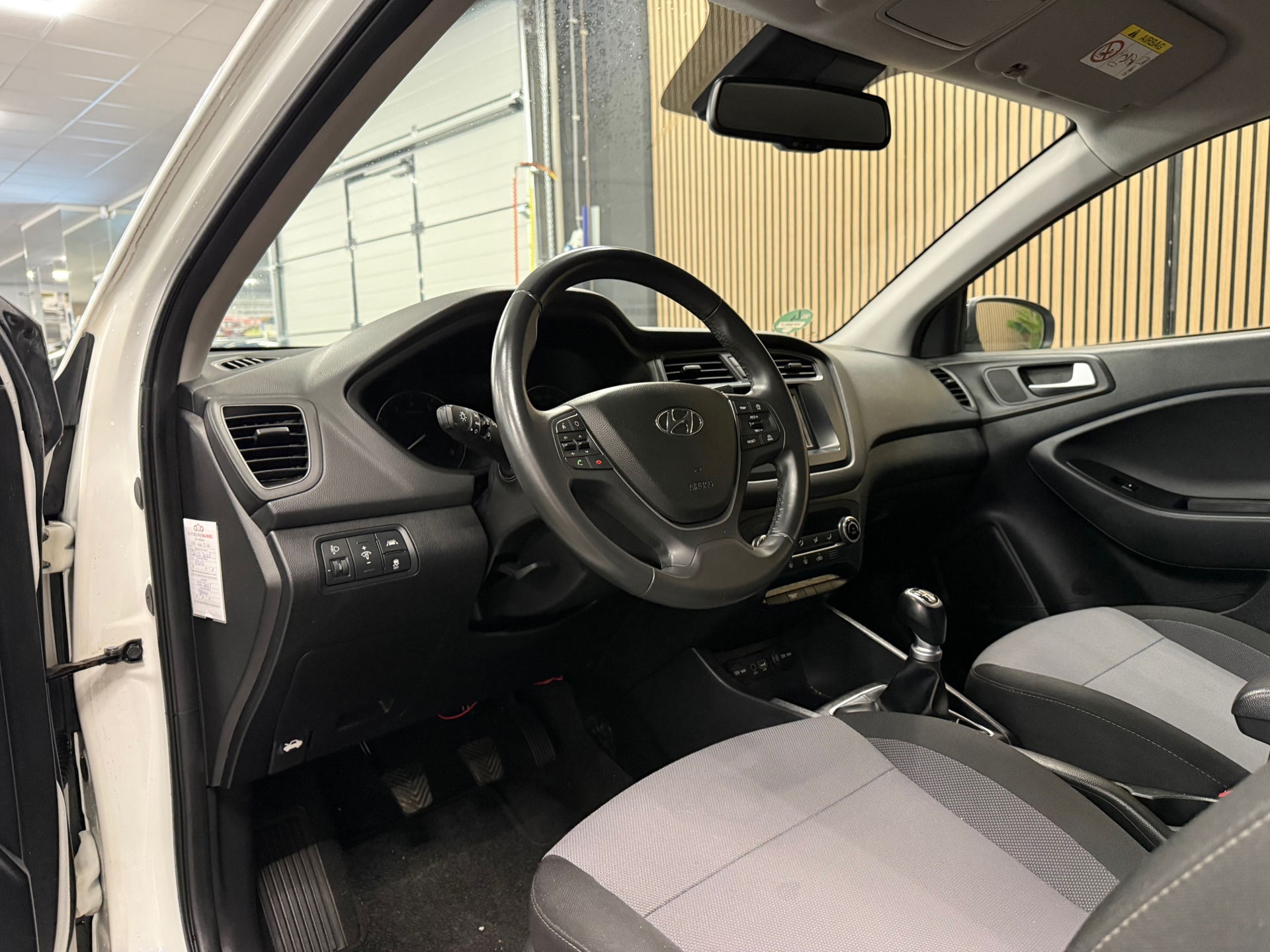 https://www.autokooy.nl//xml/images/56049835-12.JPG