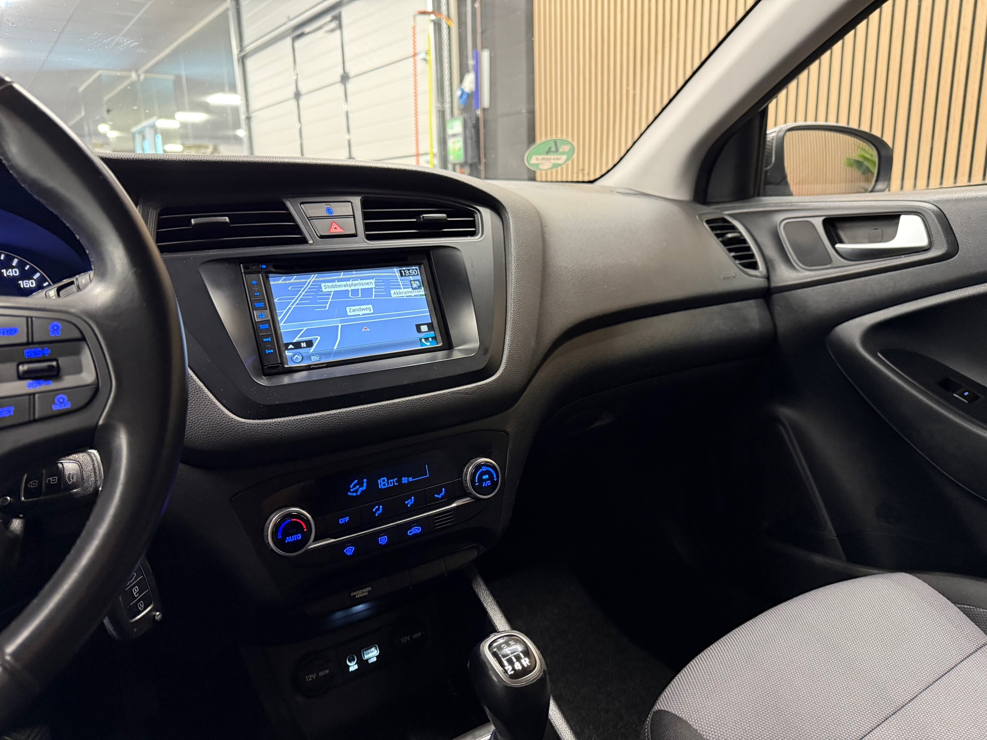 https://www.autokooy.nl//xml/images/56049835-22.JPG