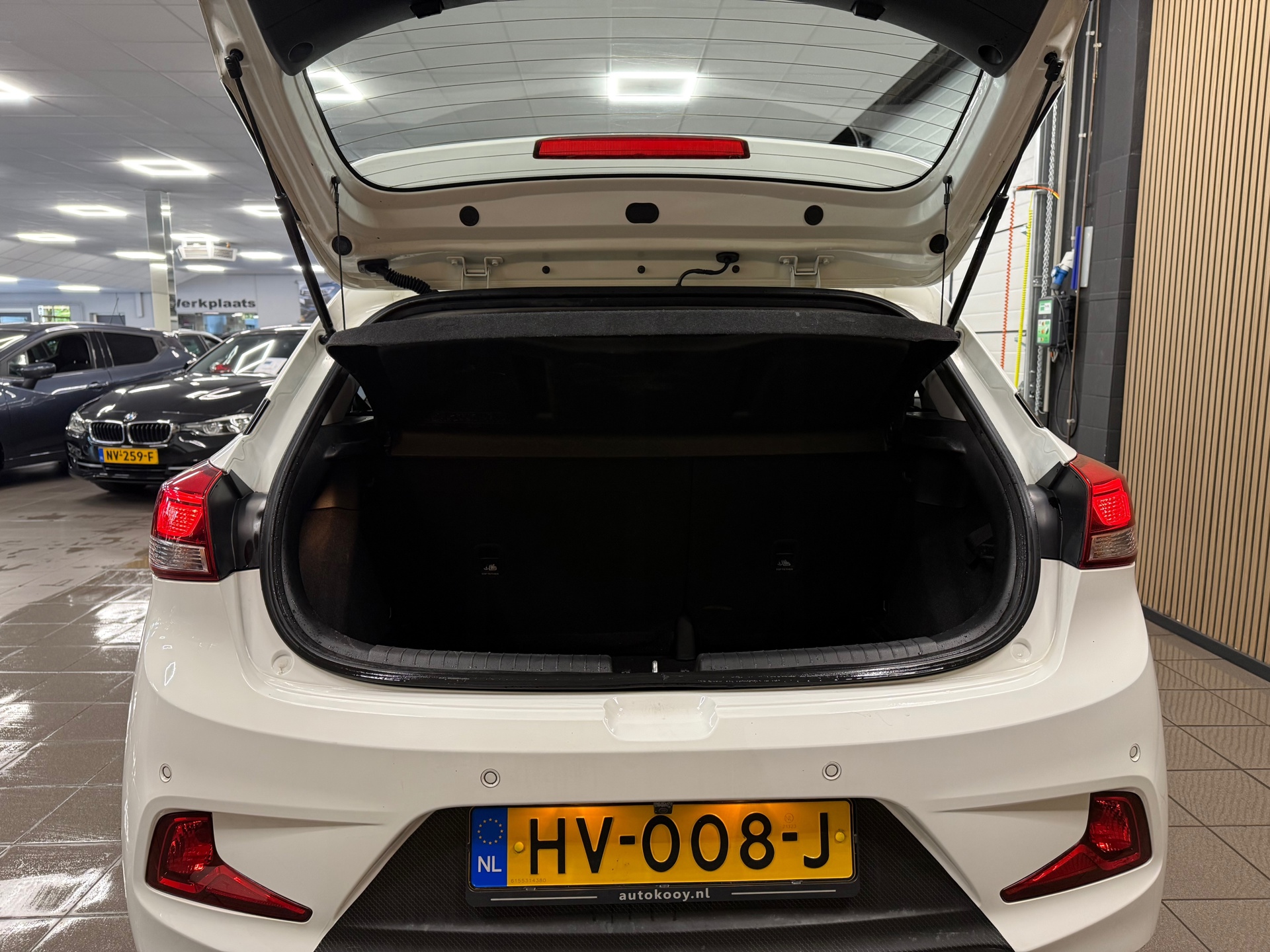 https://www.autokooy.nl//xml/images/56049835-5.JPG