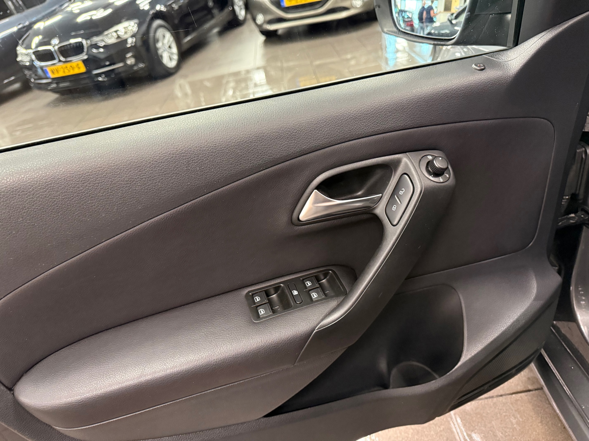 https://www.autokooy.nl//xml/images/56049956-10.JPG