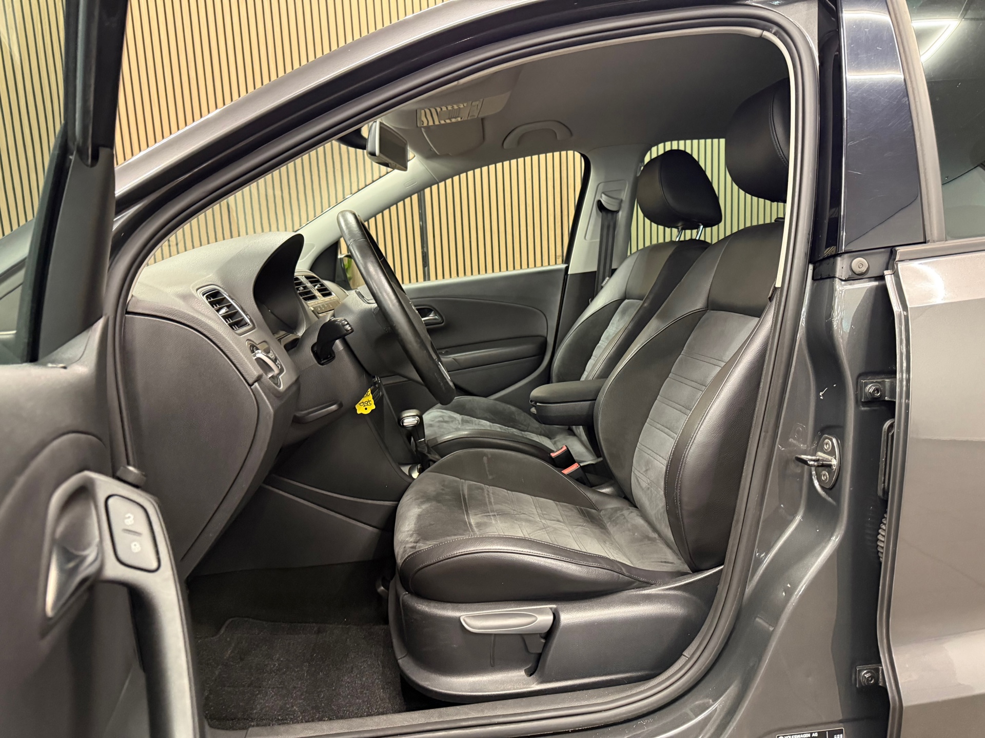 https://www.autokooy.nl//xml/images/56049956-11.JPG