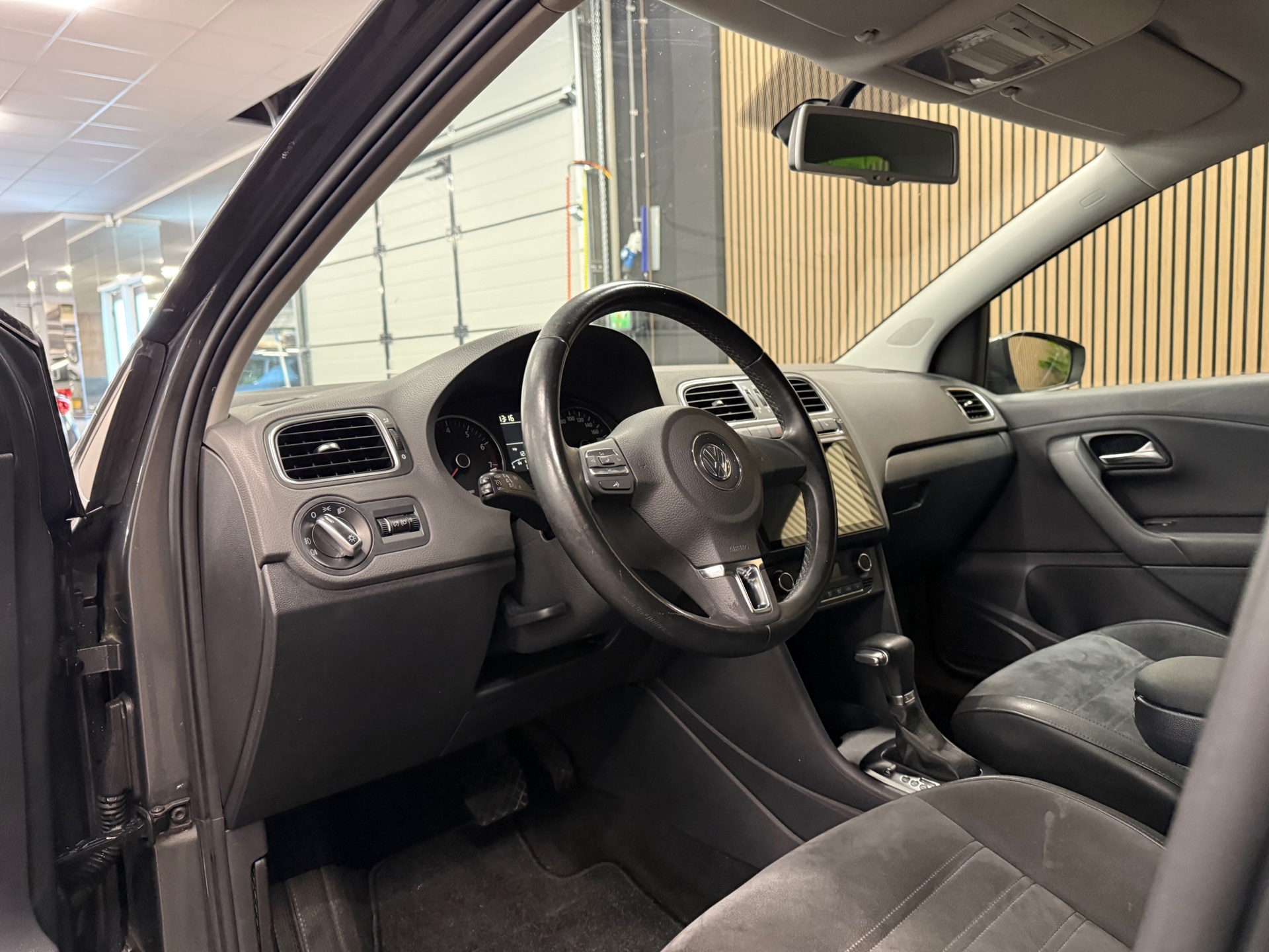 https://www.autokooy.nl//xml/images/56049956-12.JPG