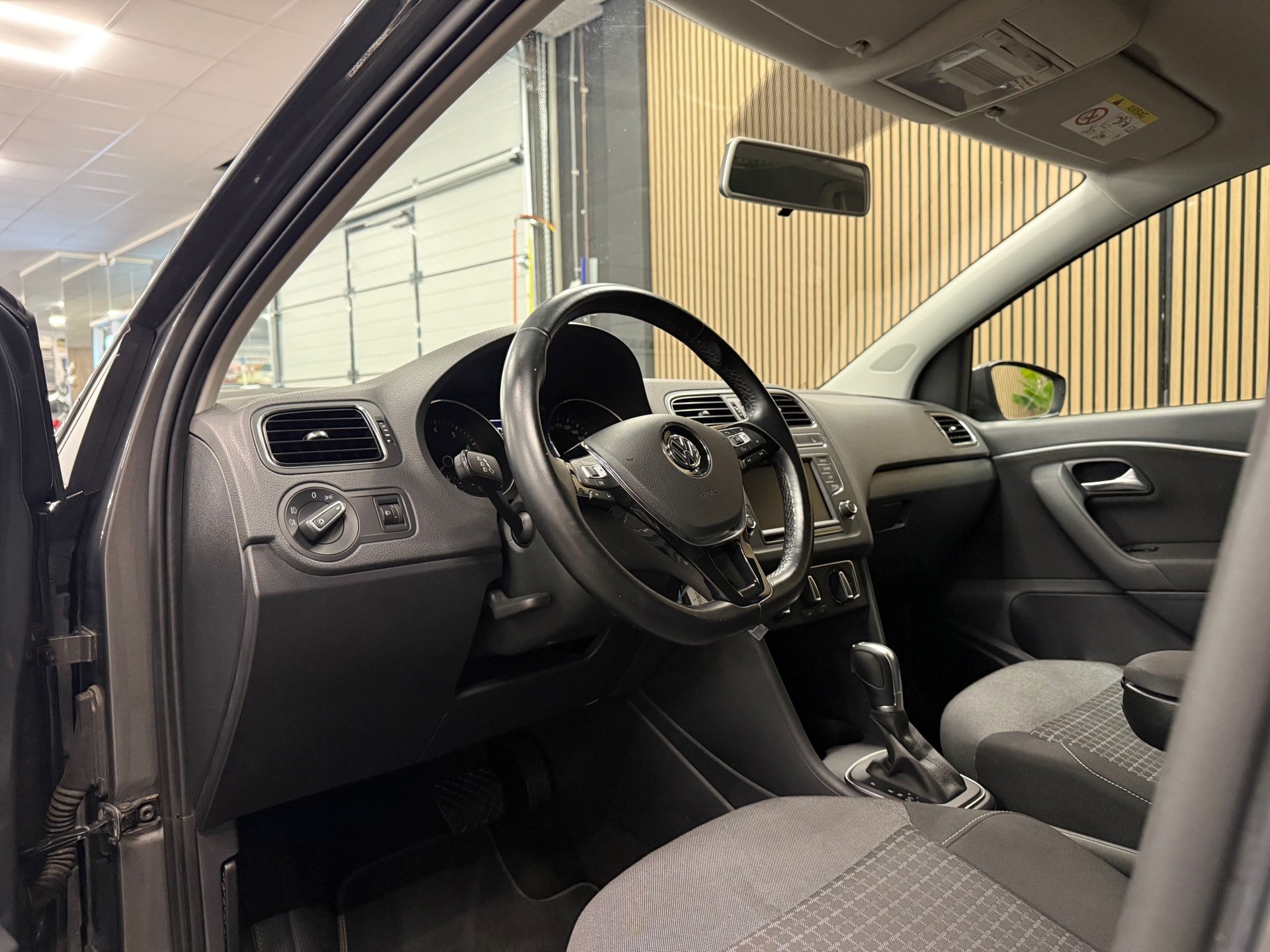 https://www.autokooy.nl//xml/images/56098214-12.JPG