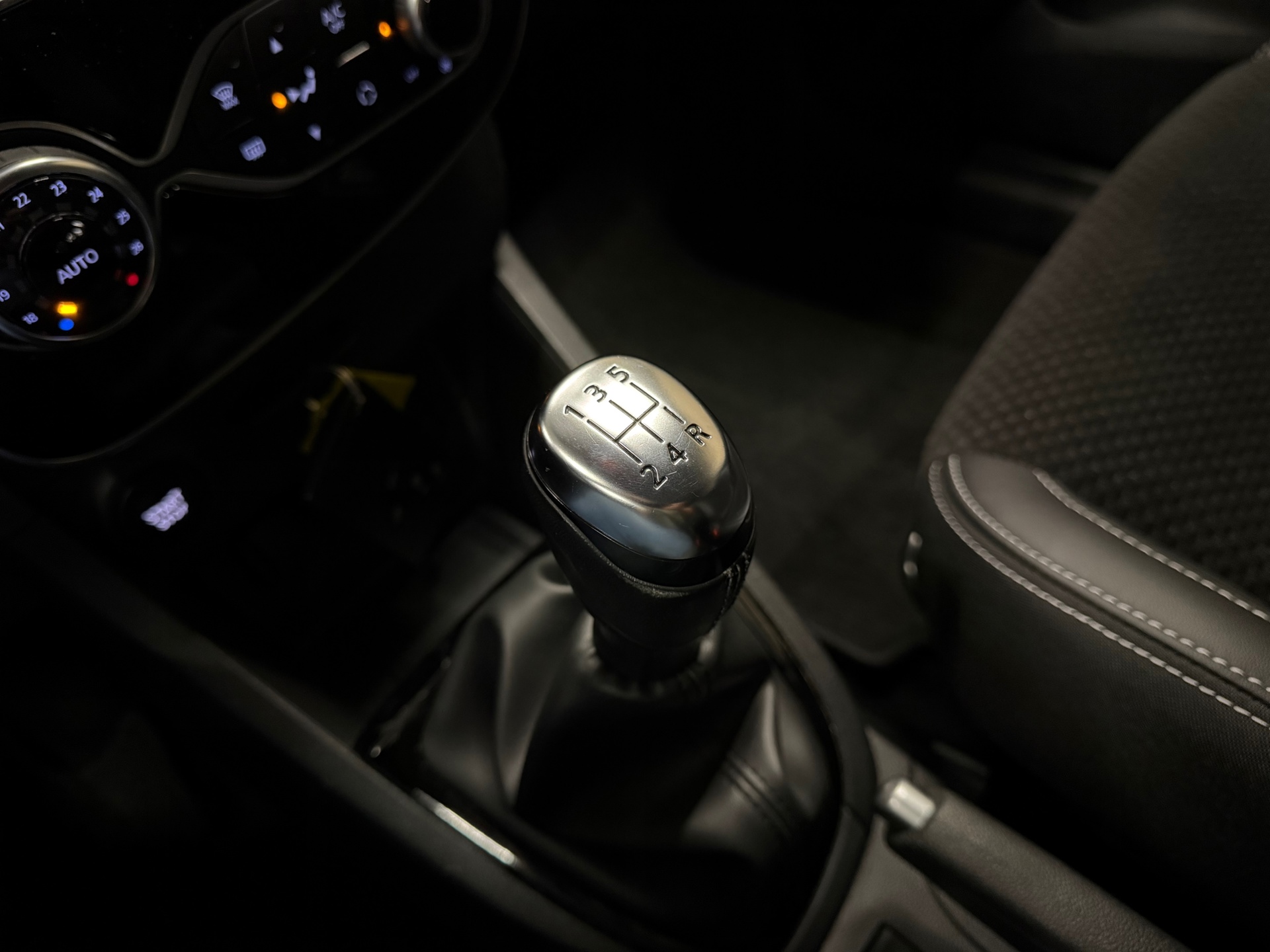 https://www.autokooy.nl//xml/images/56126460-20.JPG