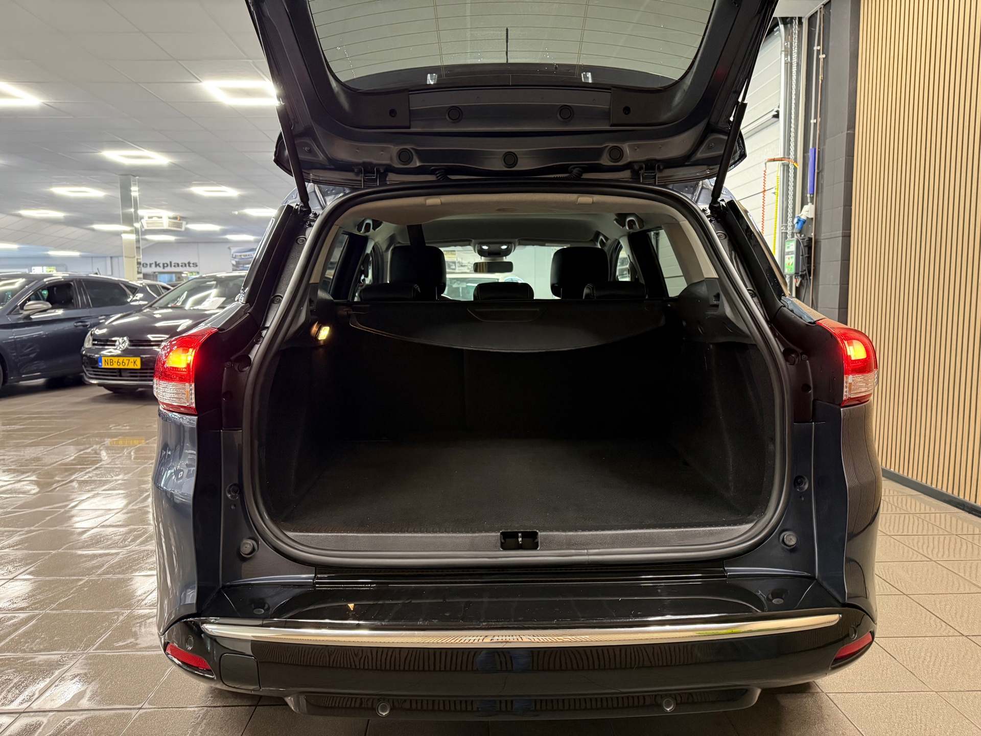 https://www.autokooy.nl//xml/images/56126460-5.JPG