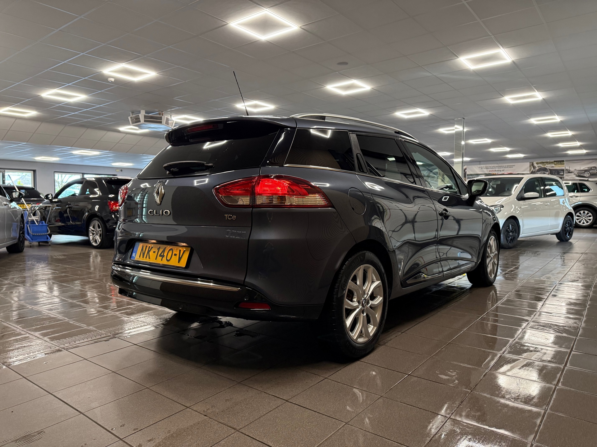 https://www.autokooy.nl//xml/images/56126460-6.JPG