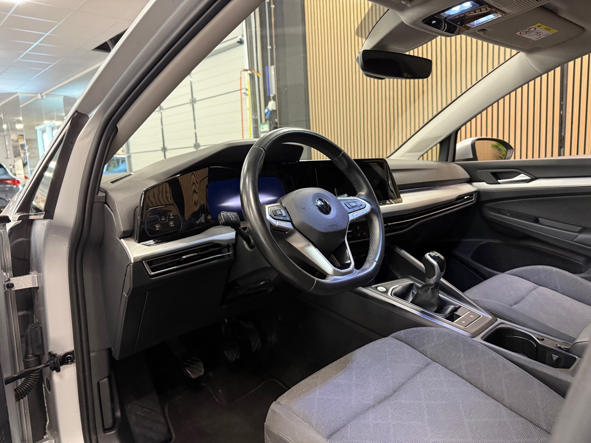 https://www.autokooy.nl//xml/images/56126562-12.JPG