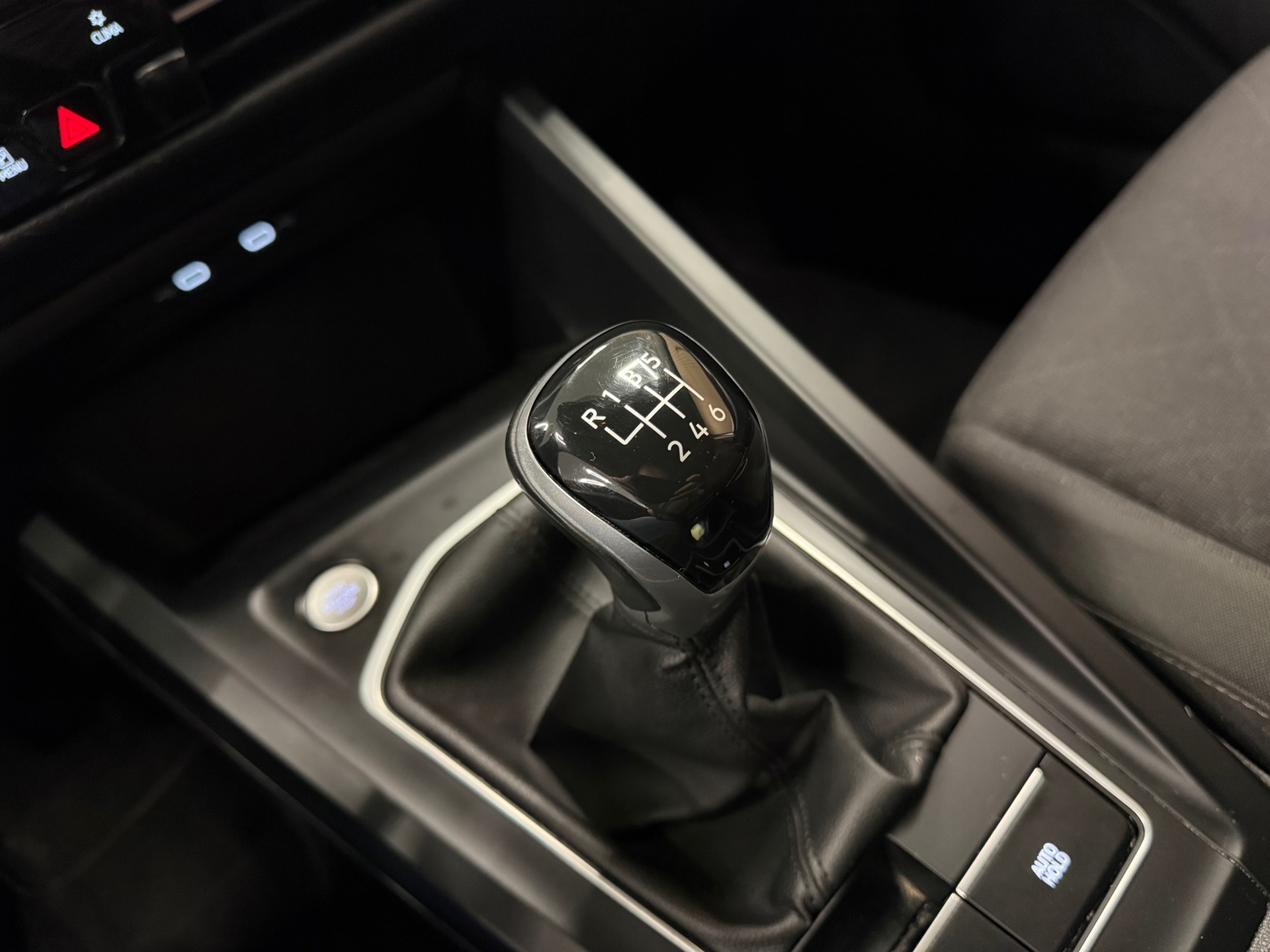 https://www.autokooy.nl//xml/images/56126562-19.JPG