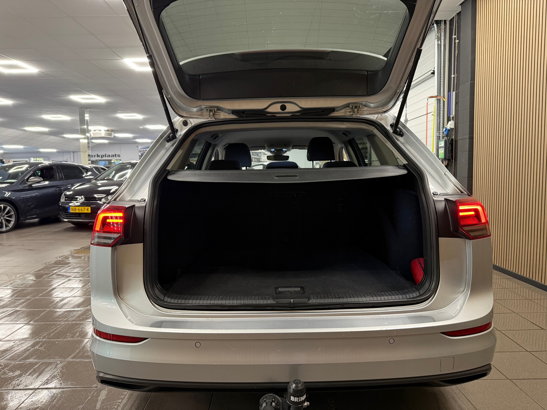 https://www.autokooy.nl//xml/images/56126562-5.JPG