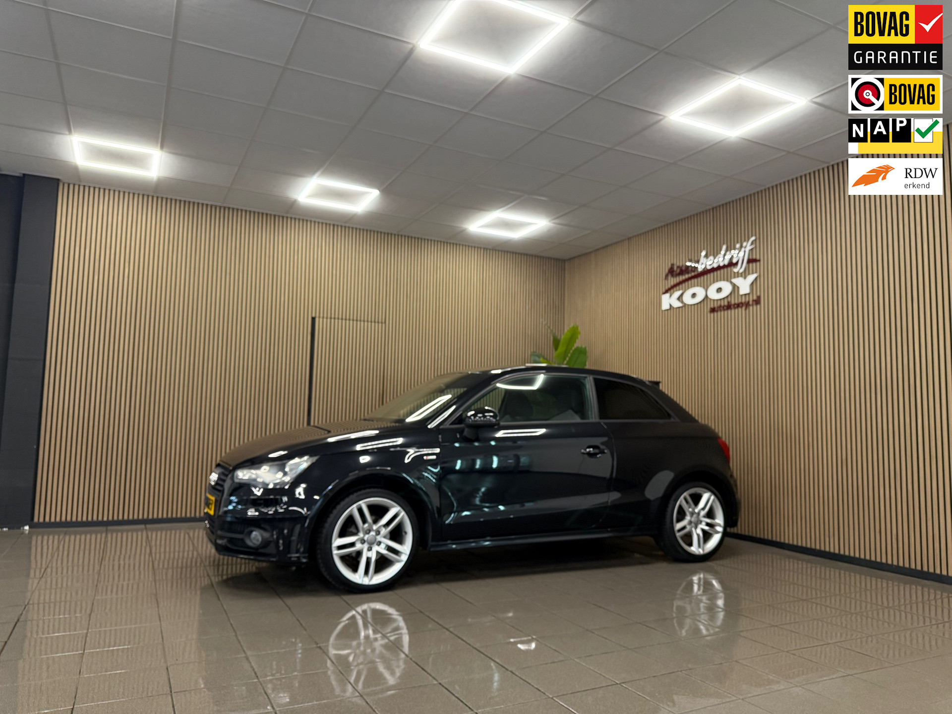 Audi A1 1.2 TFSI S-Line * Navigatie / Xenon / Cruise control / LM Velgen / NL Auto *