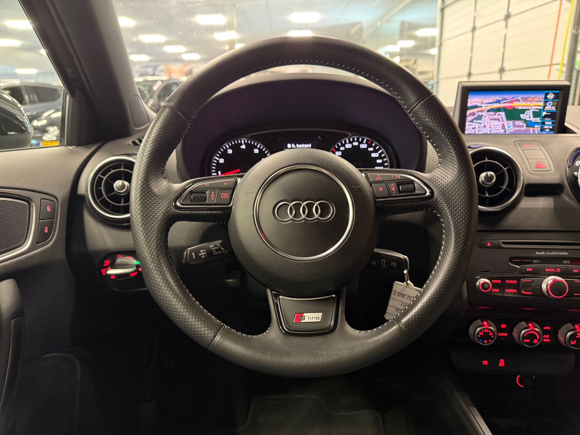 https://www.autokooy.nl//xml/images/56126744-14.JPG