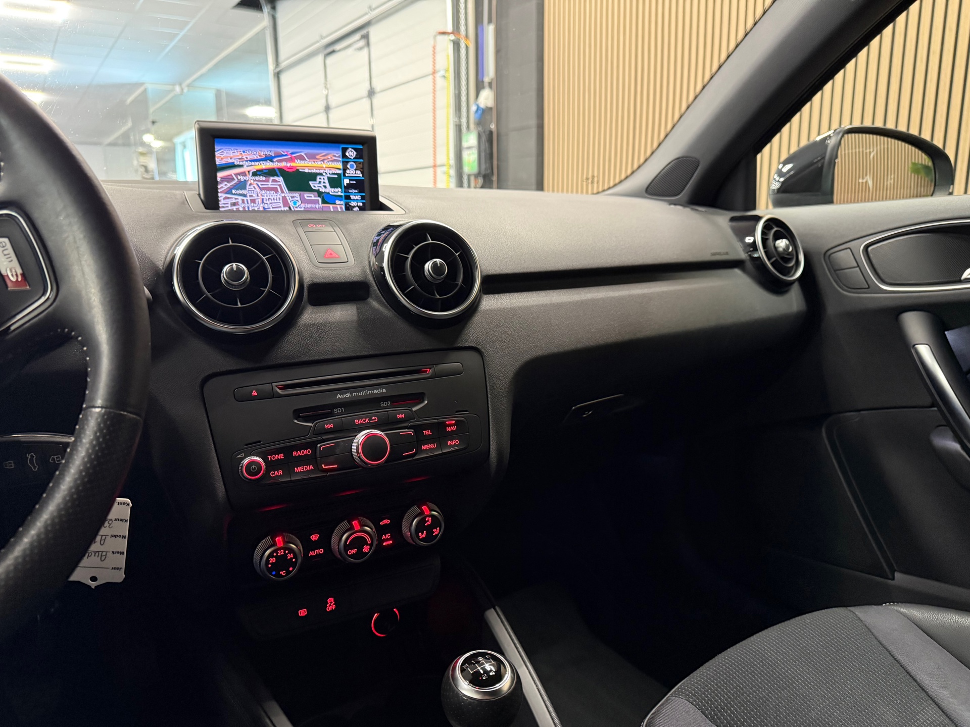 https://www.autokooy.nl//xml/images/56126744-22.JPG