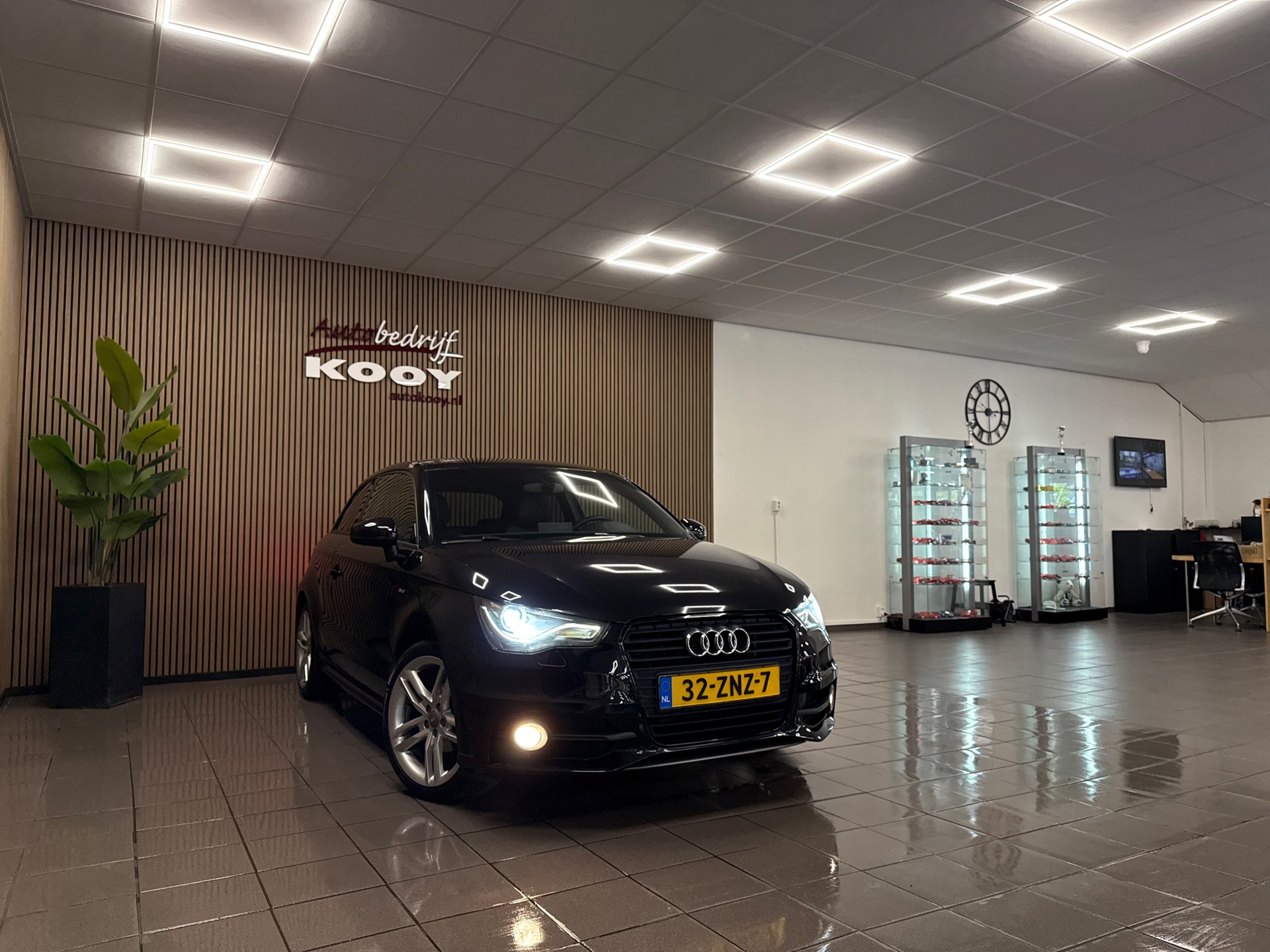 https://www.autokooy.nl//xml/images/56126744-7.JPG