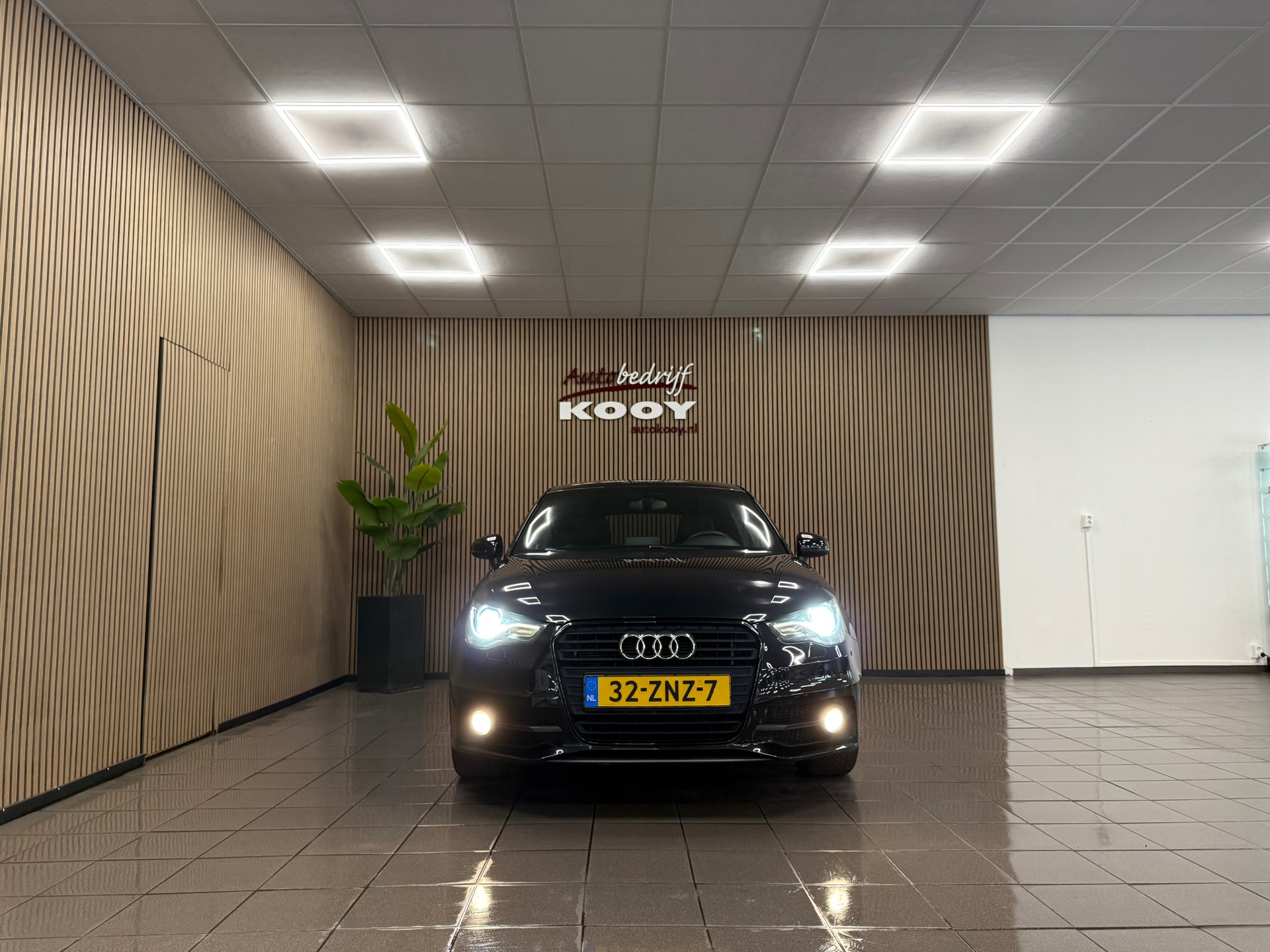 https://www.autokooy.nl//xml/images/56126744-8.JPG