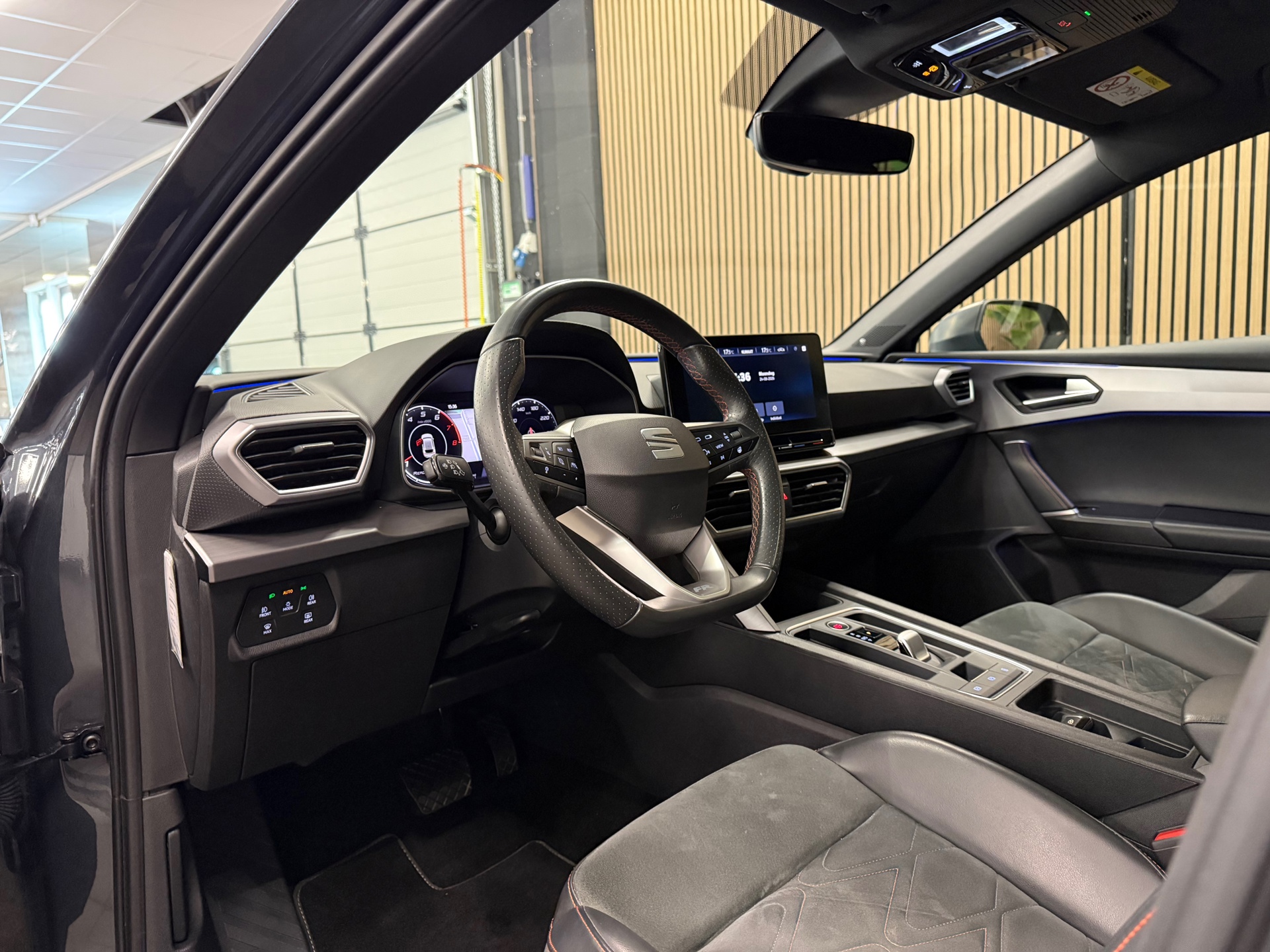 https://www.autokooy.nl//xml/images/56172482-12.JPG