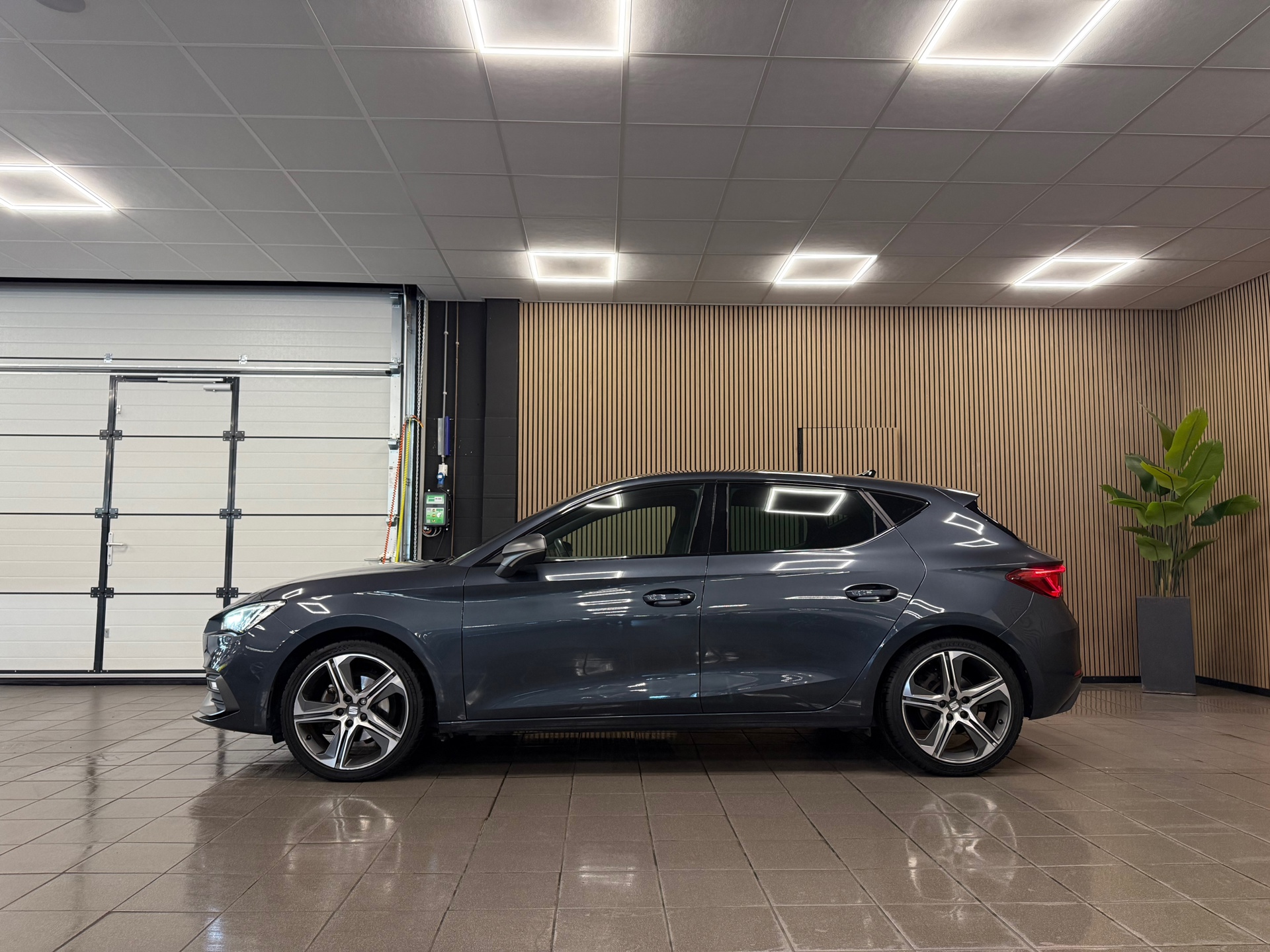 https://www.autokooy.nl//xml/images/56172482-2.JPG